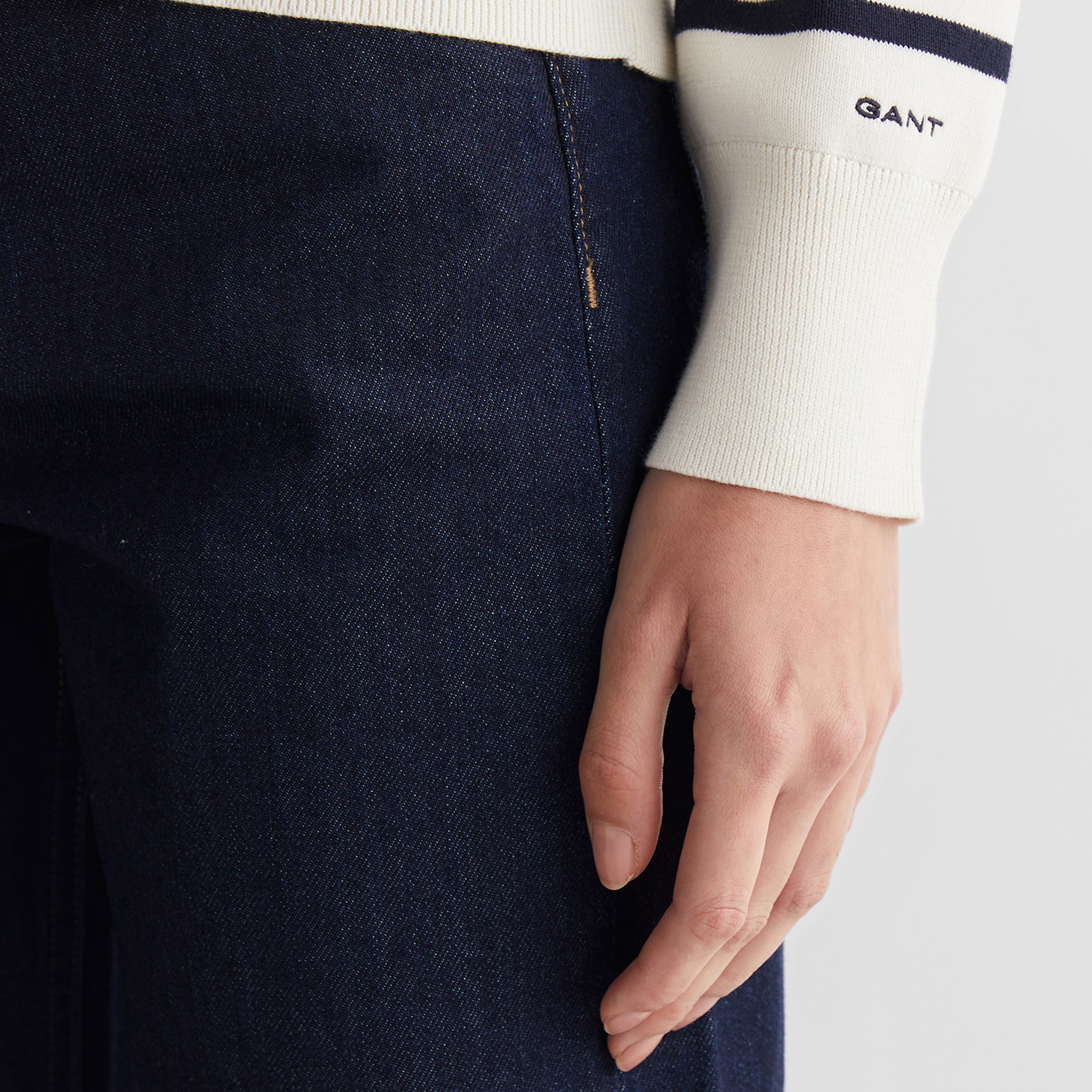 GANT Kadın Krem Regular Fit Bisiklet Yaka Çizgili Kazak