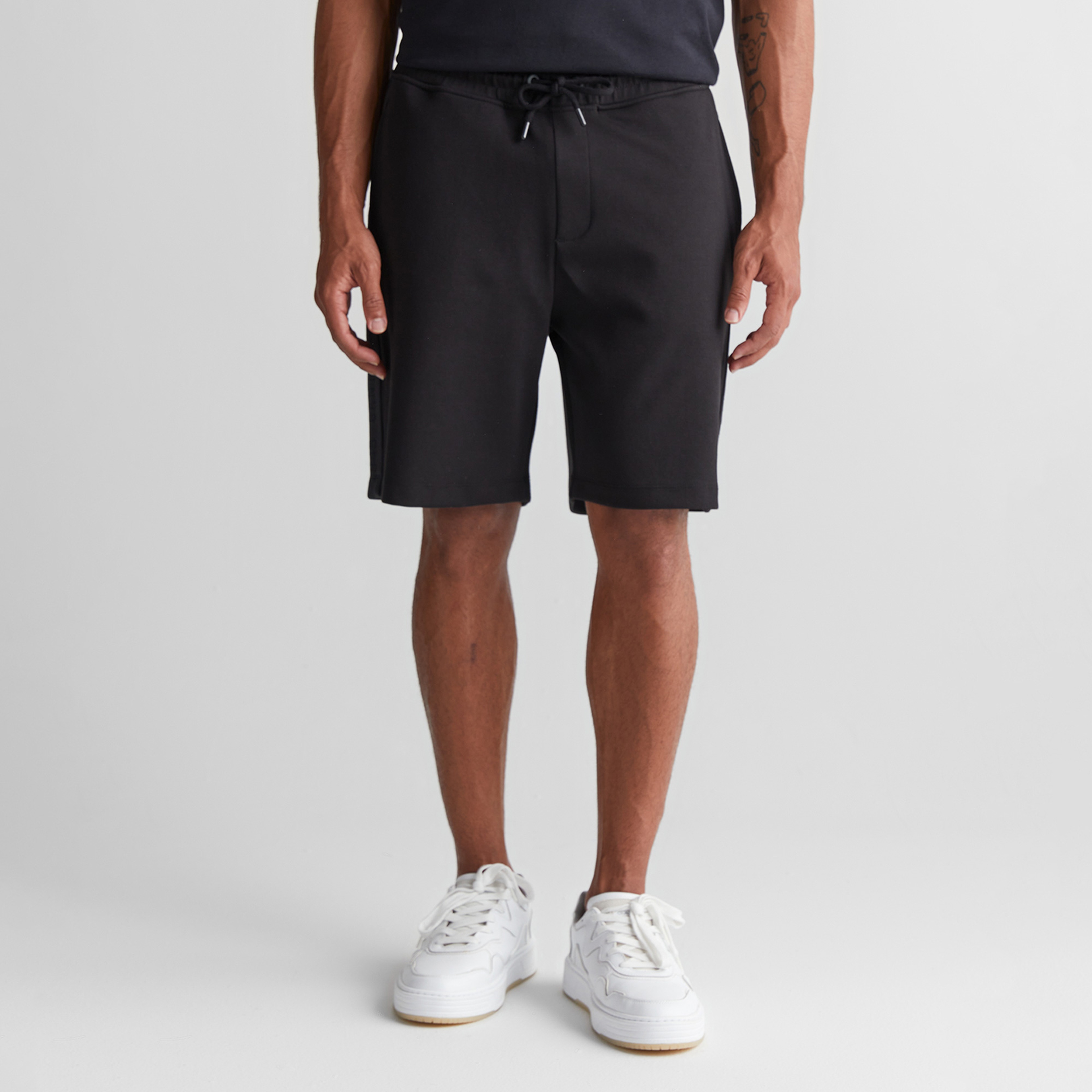 GANT Erkek Siyah Regular Fit Logolu Şort