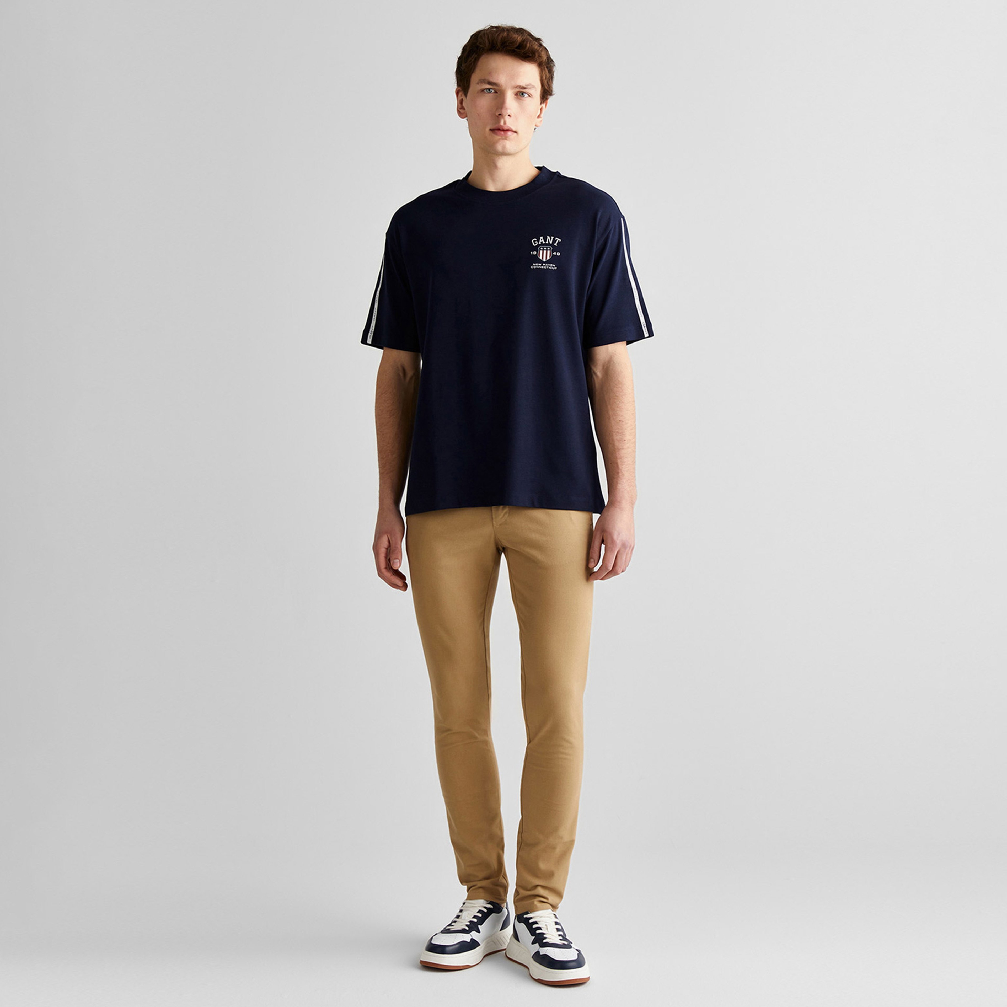 GANT Erkek Lacivert Relaxed Fit Bisiklet Yaka Logolu T-Shirt