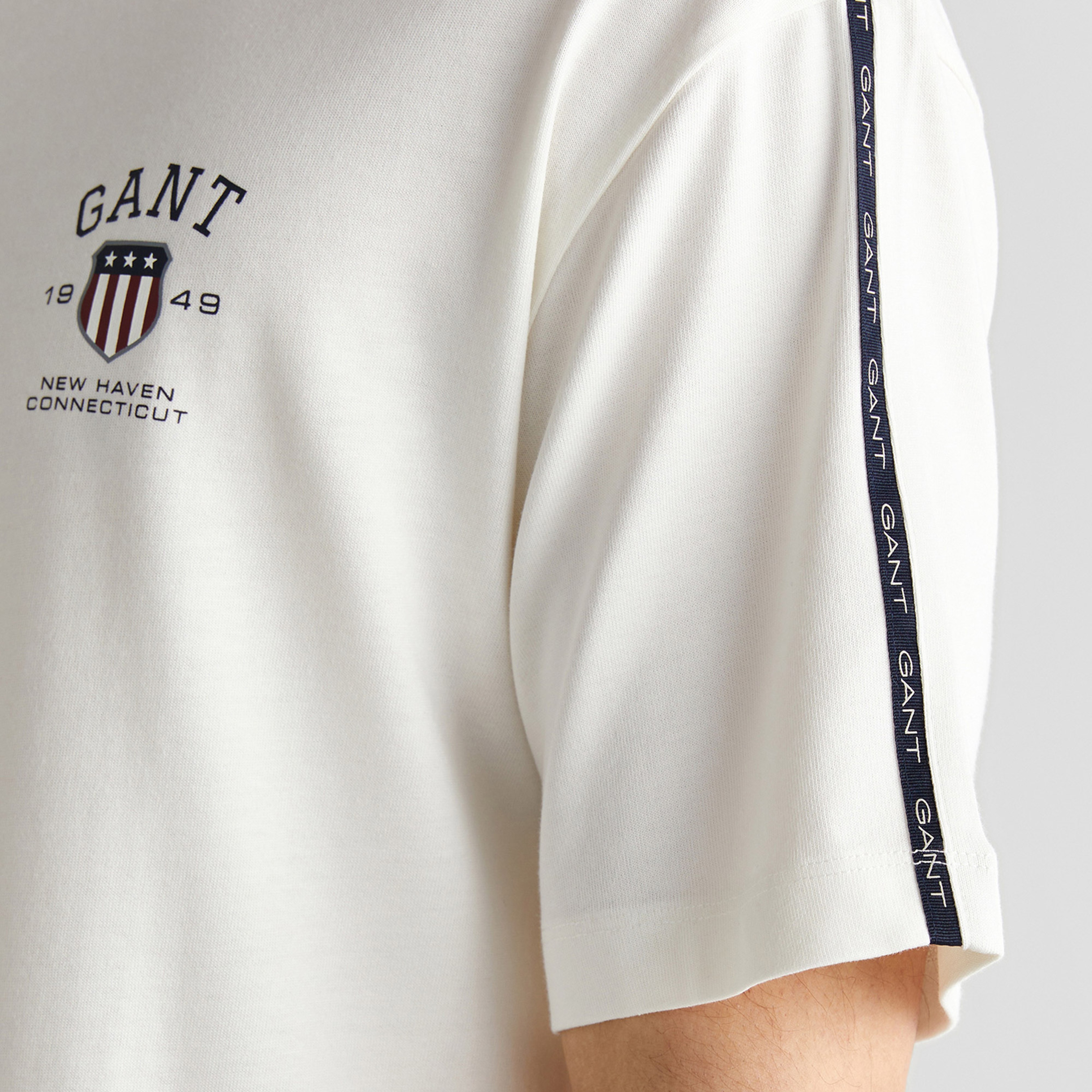 GANT Erkek Krem Relaxed Fit Bisiklet Yaka Logolu T-Shirt