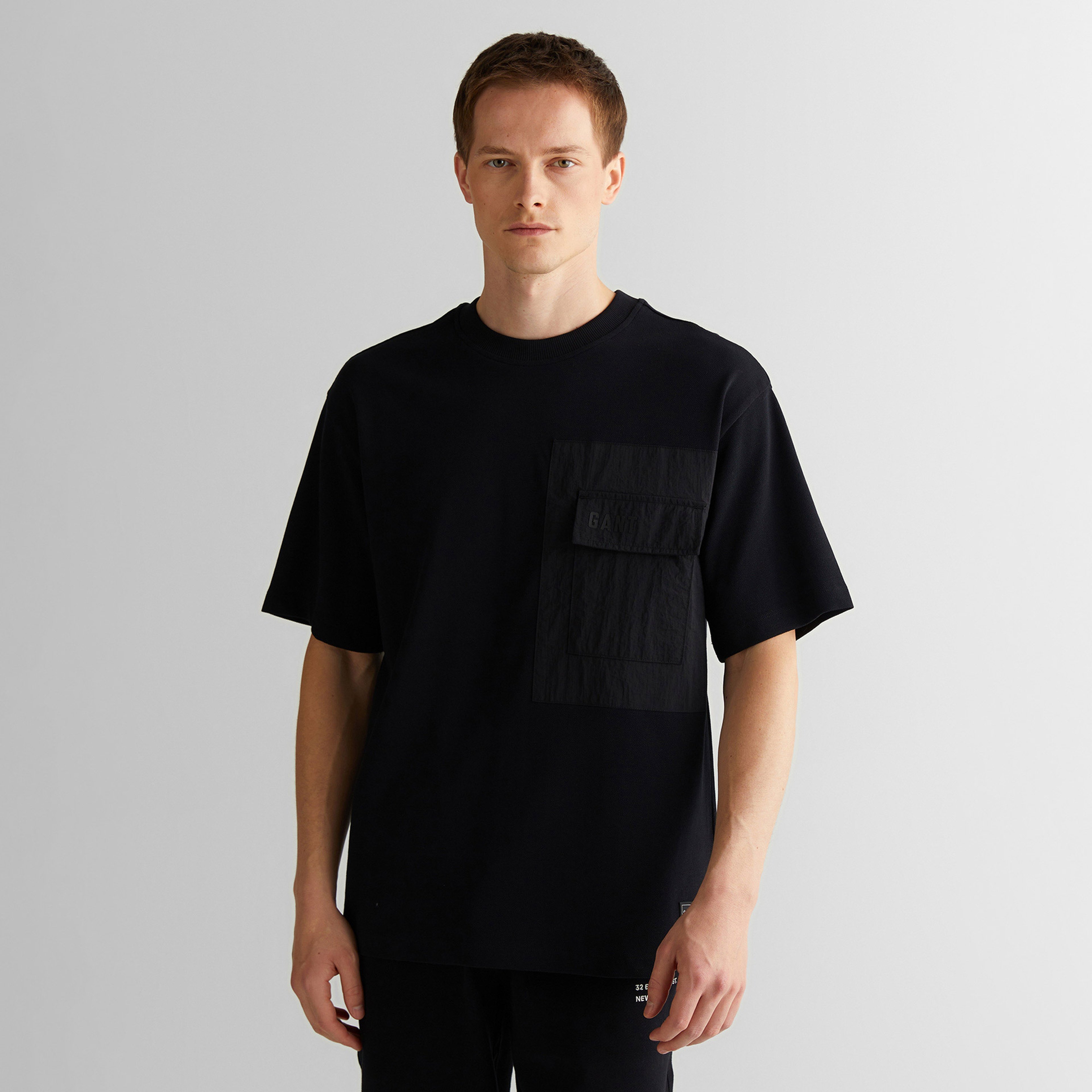 GANT Erkek Siyah Relaxed Fit Bisiklet Yaka Logolu T-Shirt