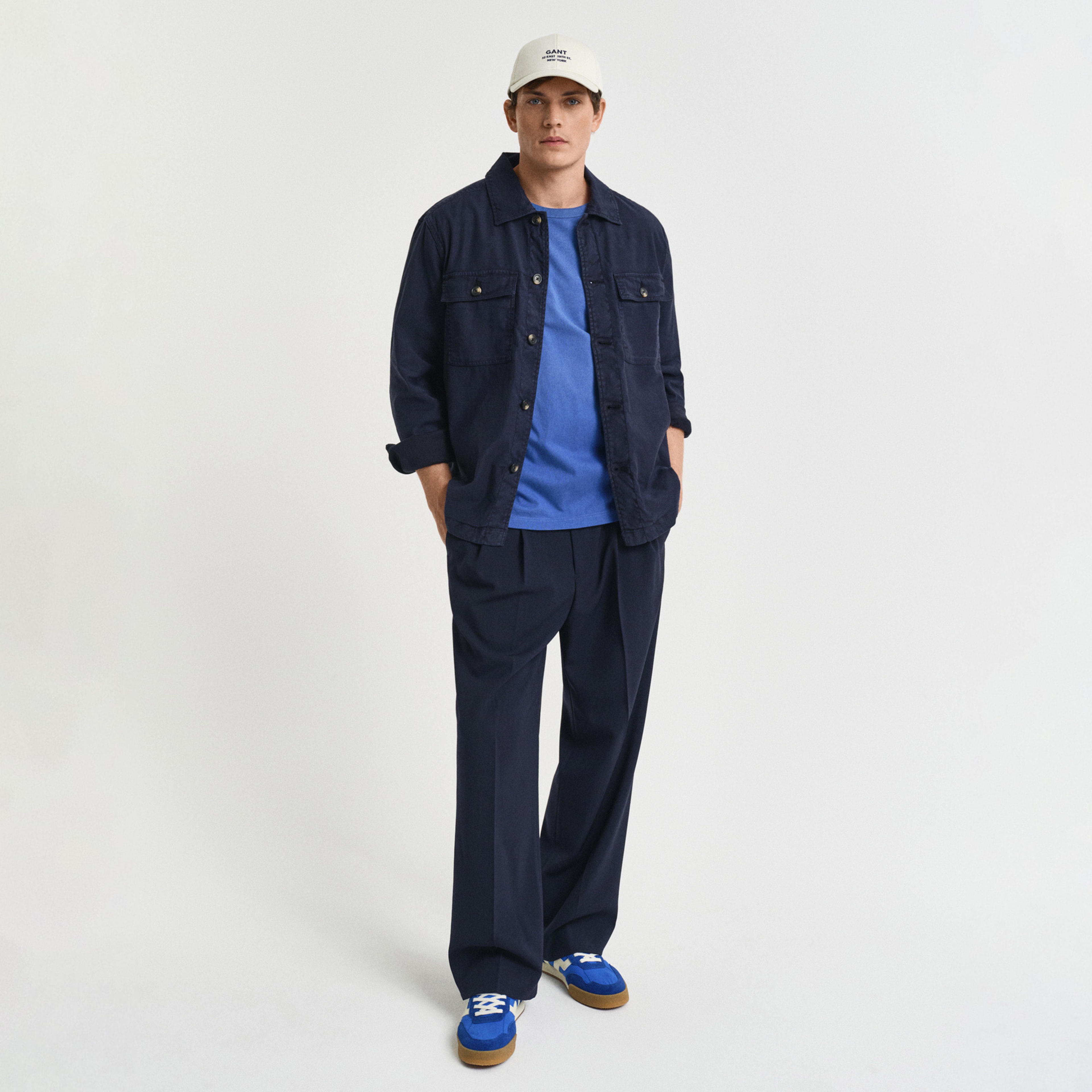 GANT Erkek Lacivert Relaxed Fit Bisiklet Yaka Logolu T-Shirt