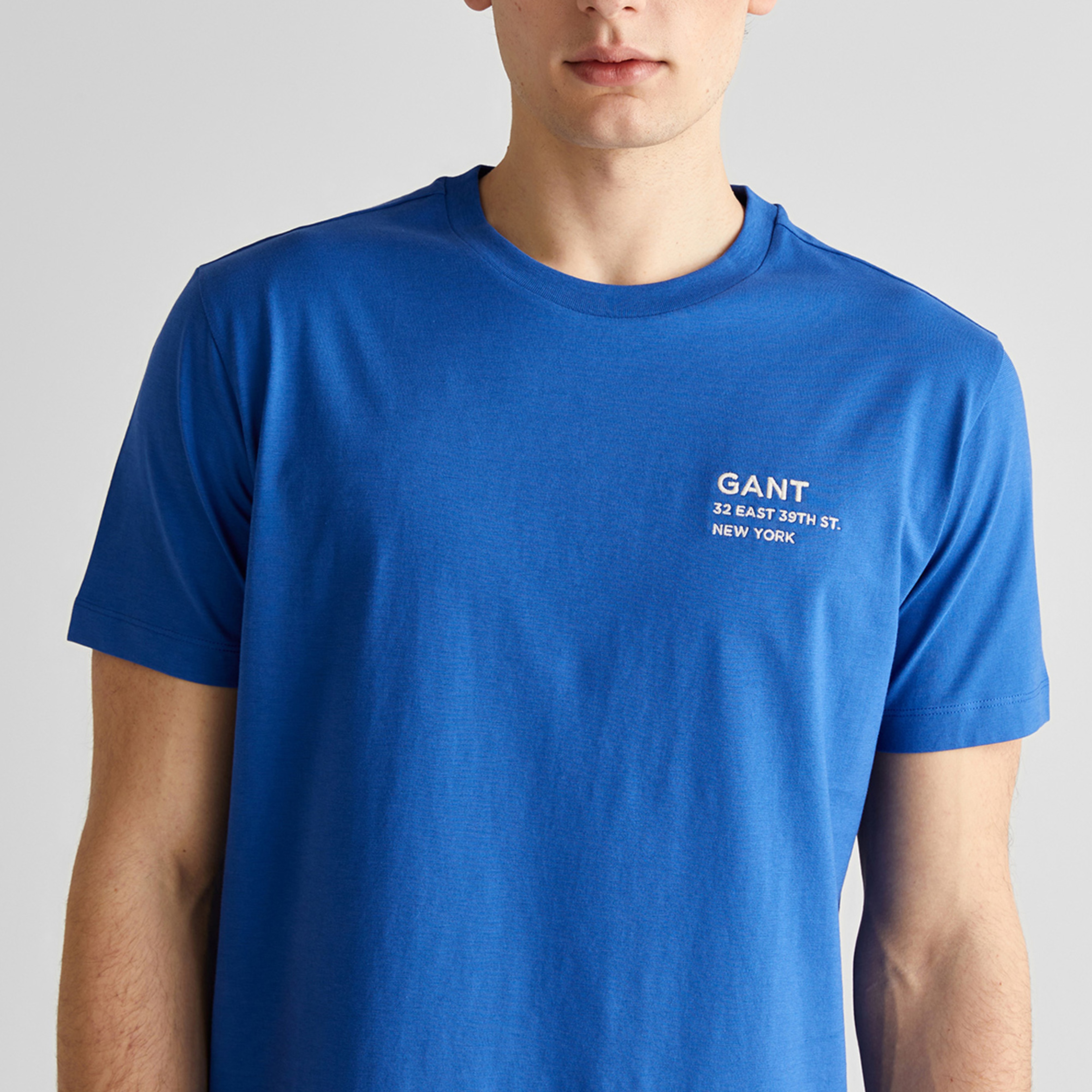 GANT Erkek Lacivert Regular Fit Bisiklet Yaka Logolu T-Shirt
