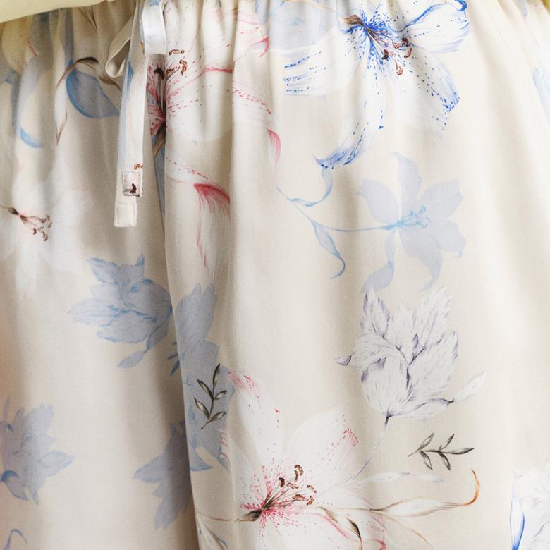 GANT Kadın Krem Relaxed Fit Desenli Şort