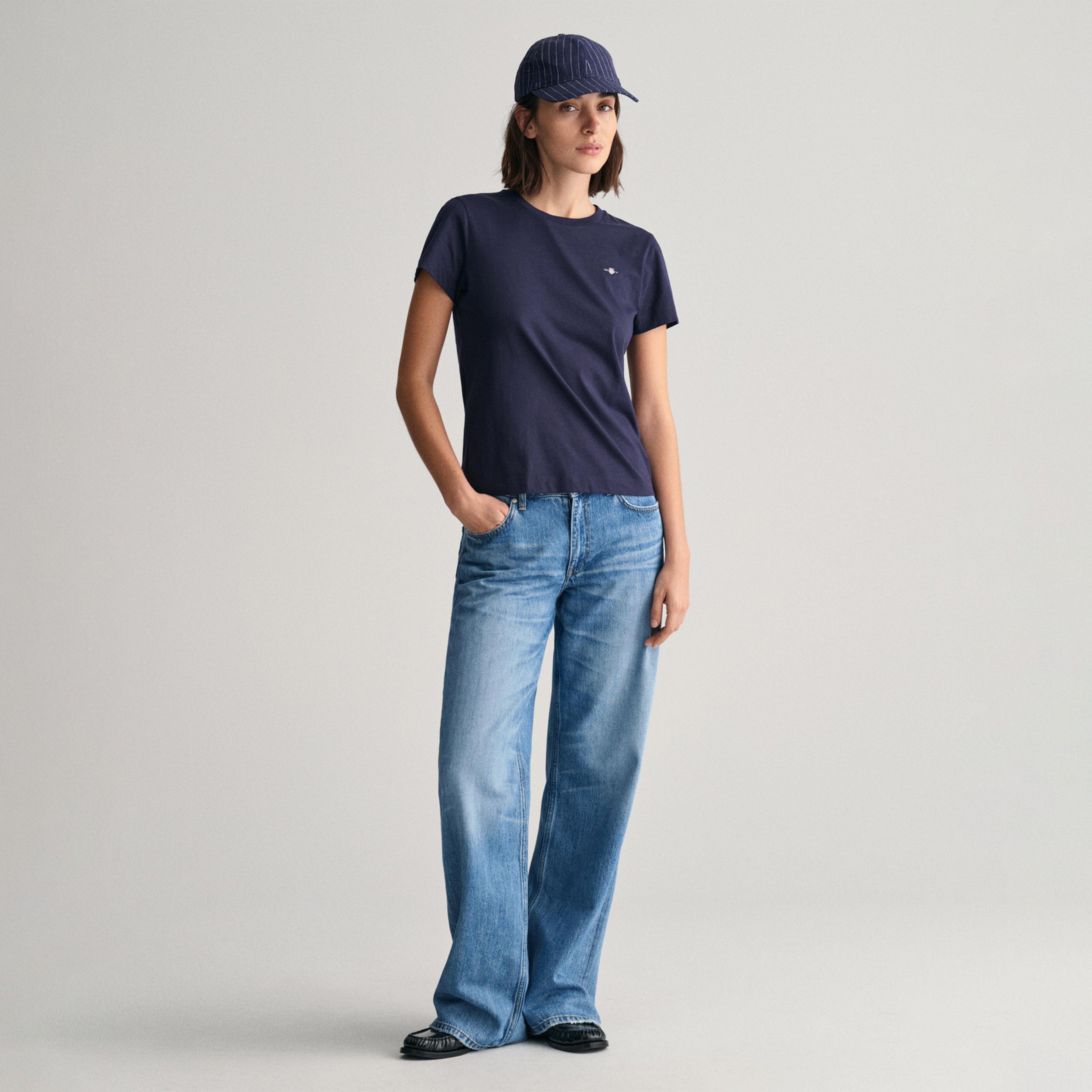 GANT Kadın Lacivert Regular Fit Bisiklet Yaka T-Shirt