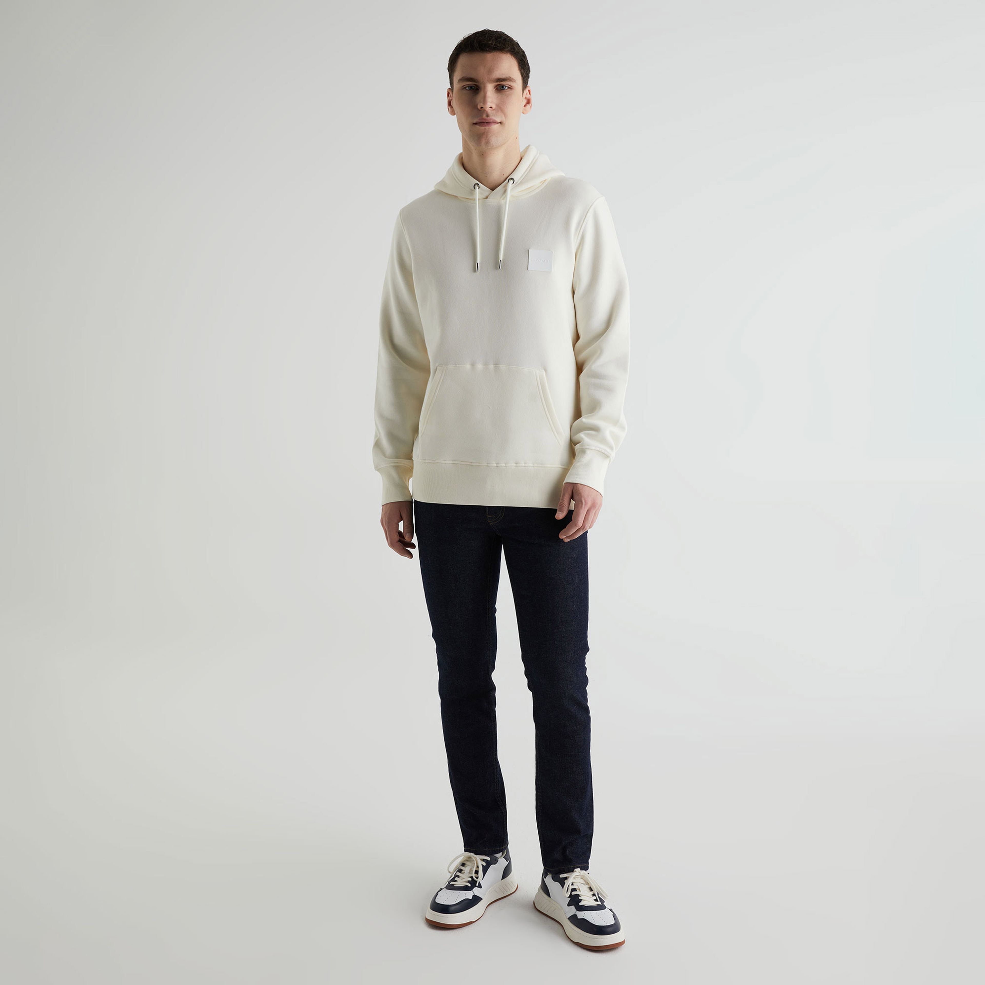 GANT Erkek Krem Regular Fit Kapüşonlu Logolu Sweatshirt