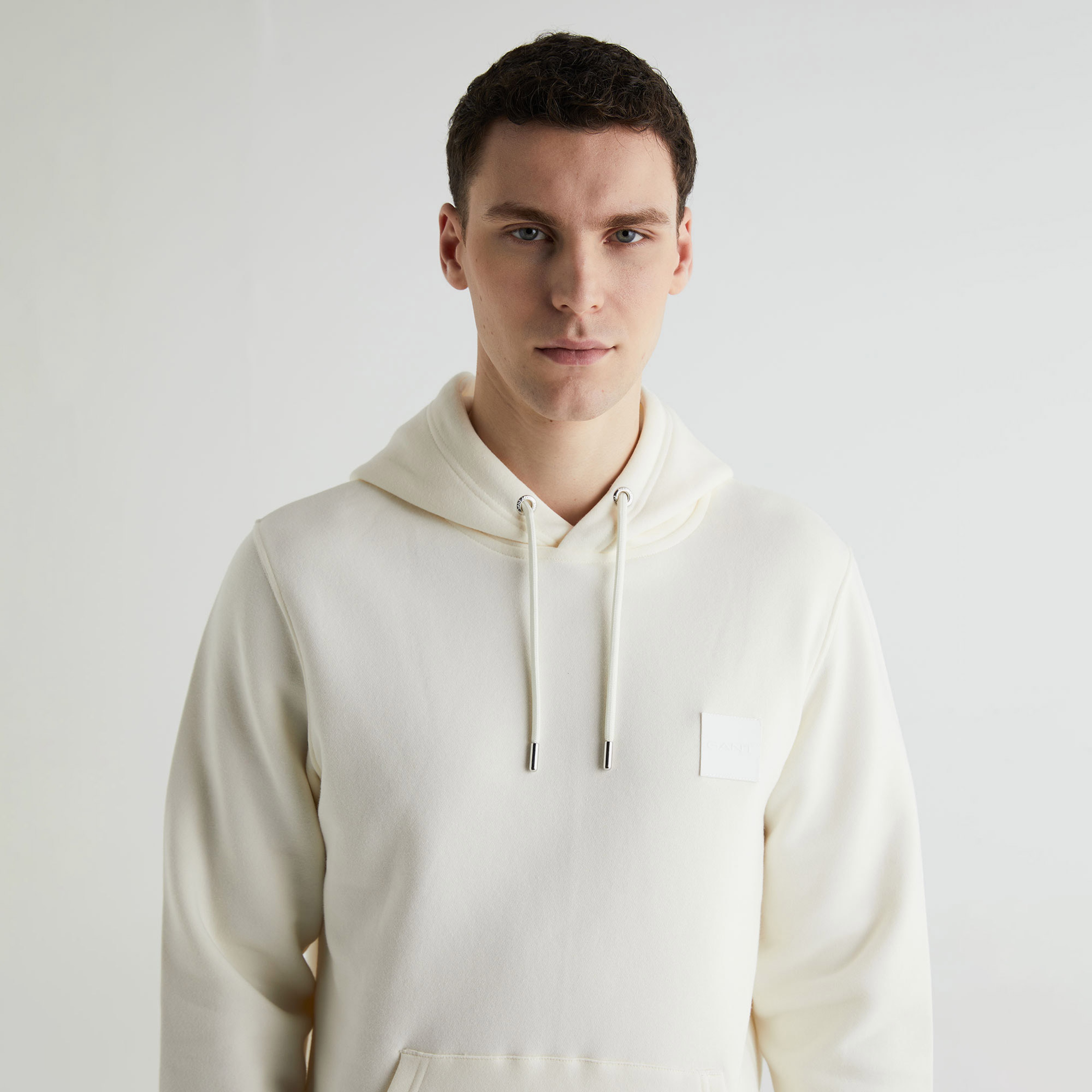 GANT Erkek Krem Regular Fit Kapüşonlu Logolu Sweatshirt