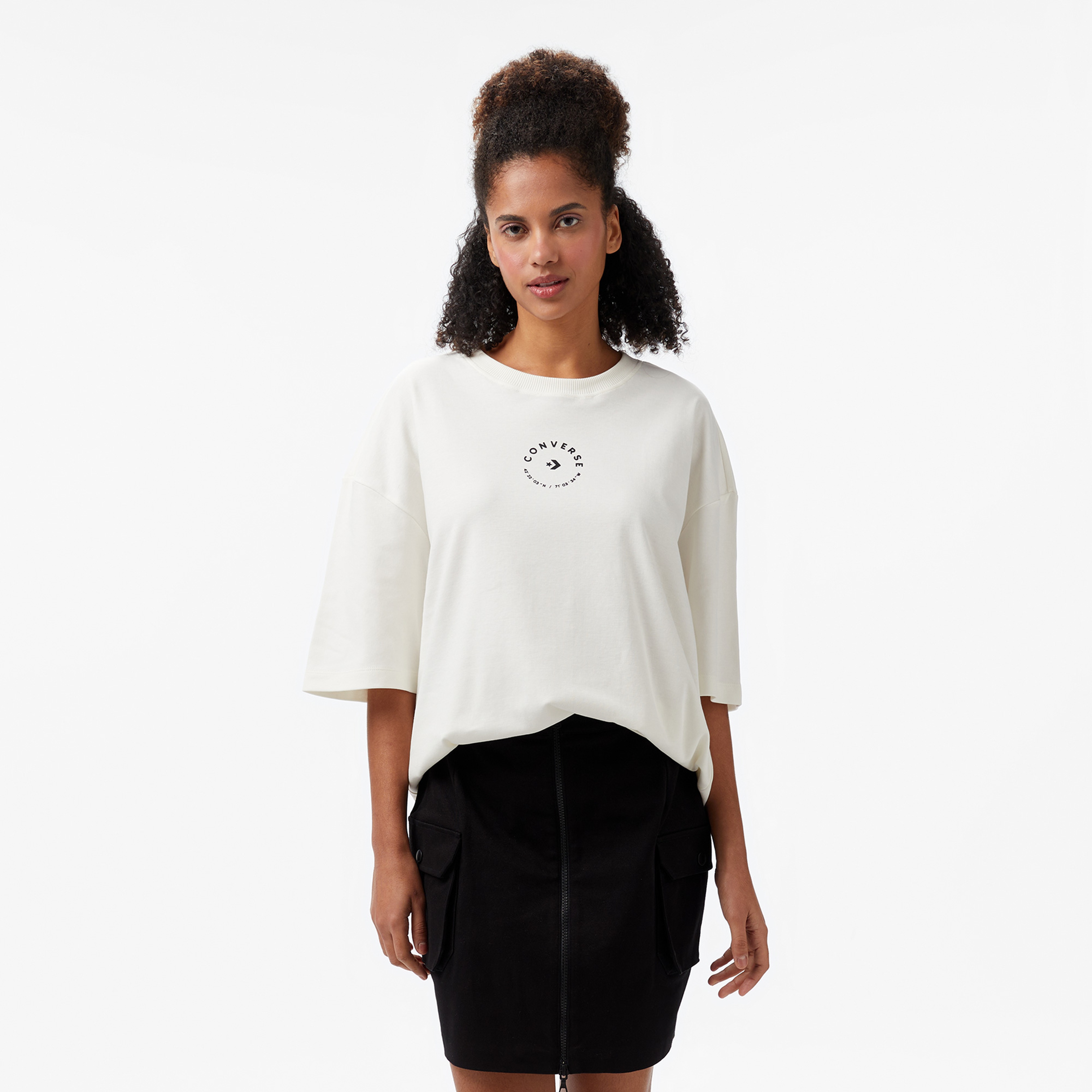 Converse Star Chevron Baskılı Oversize Fit Kadın Krem T-Shirt