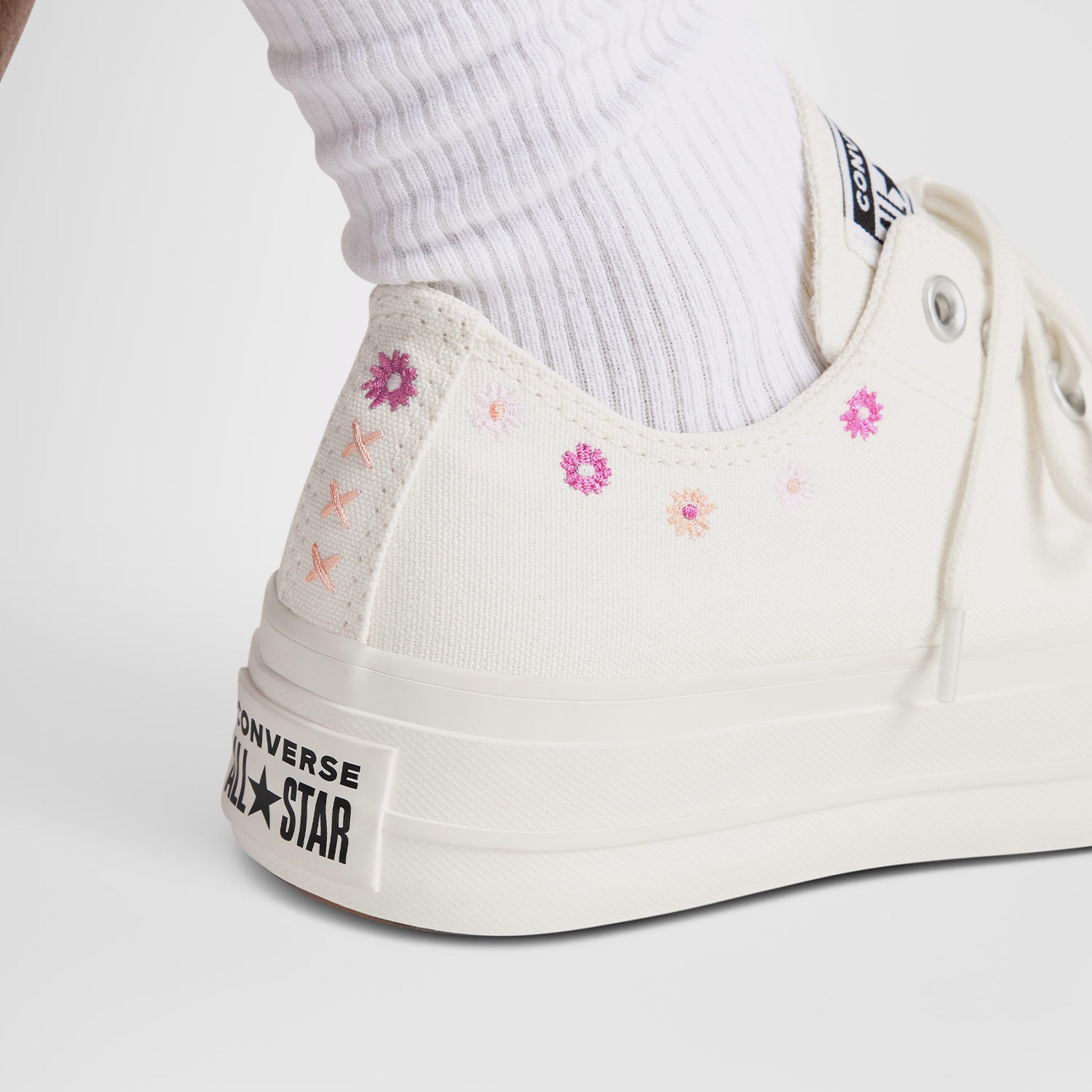Convese Chuck Taylor All Star Lift Floral Embroidery Low Top Unisex Krem Sneaker