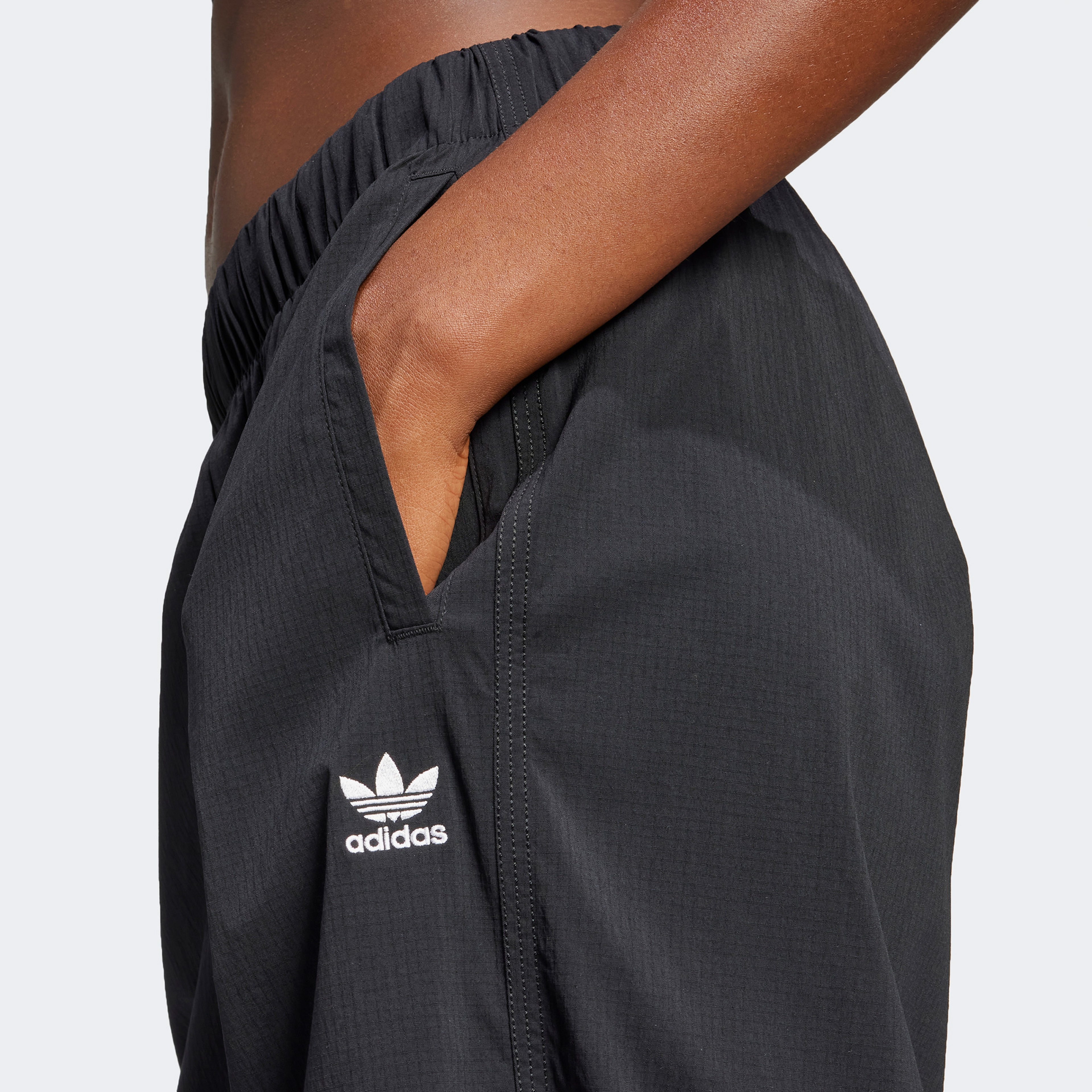 adidas Essentials Kadın Siyah Eşofman Altı