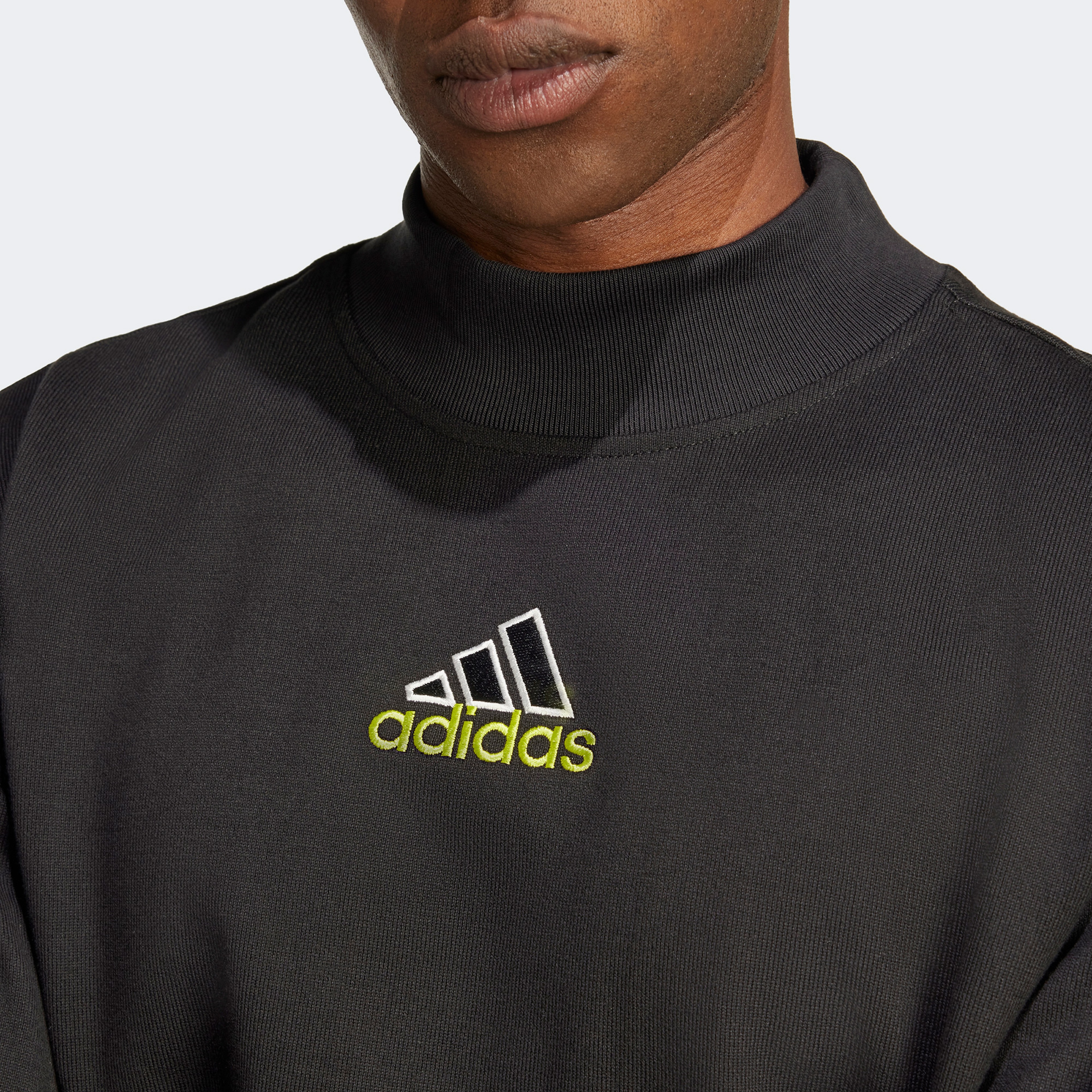 adidas Badge of Sport Erkek Siyah Sweatshirt