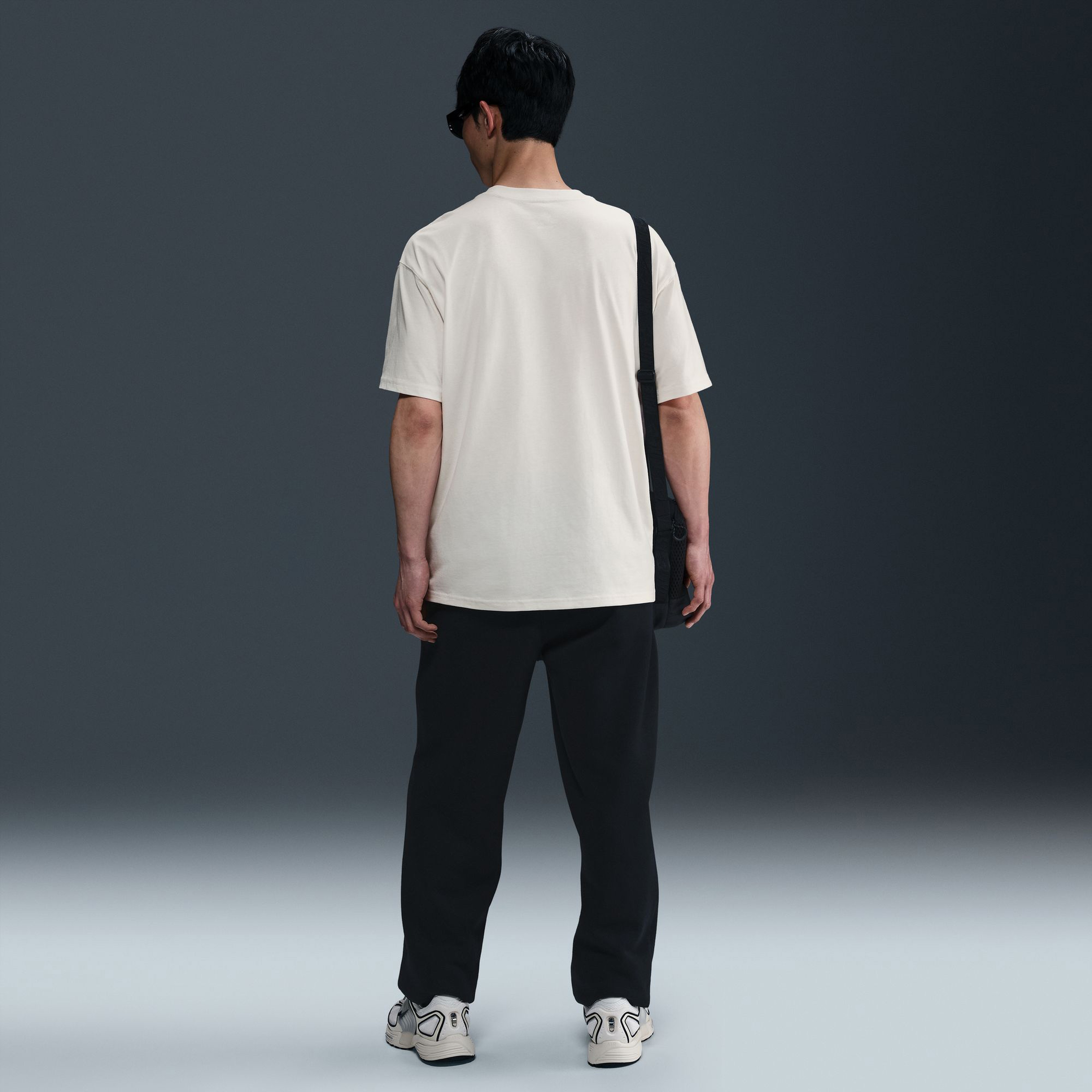 Nike Sportswear Club Erkek Bej T-Shirt