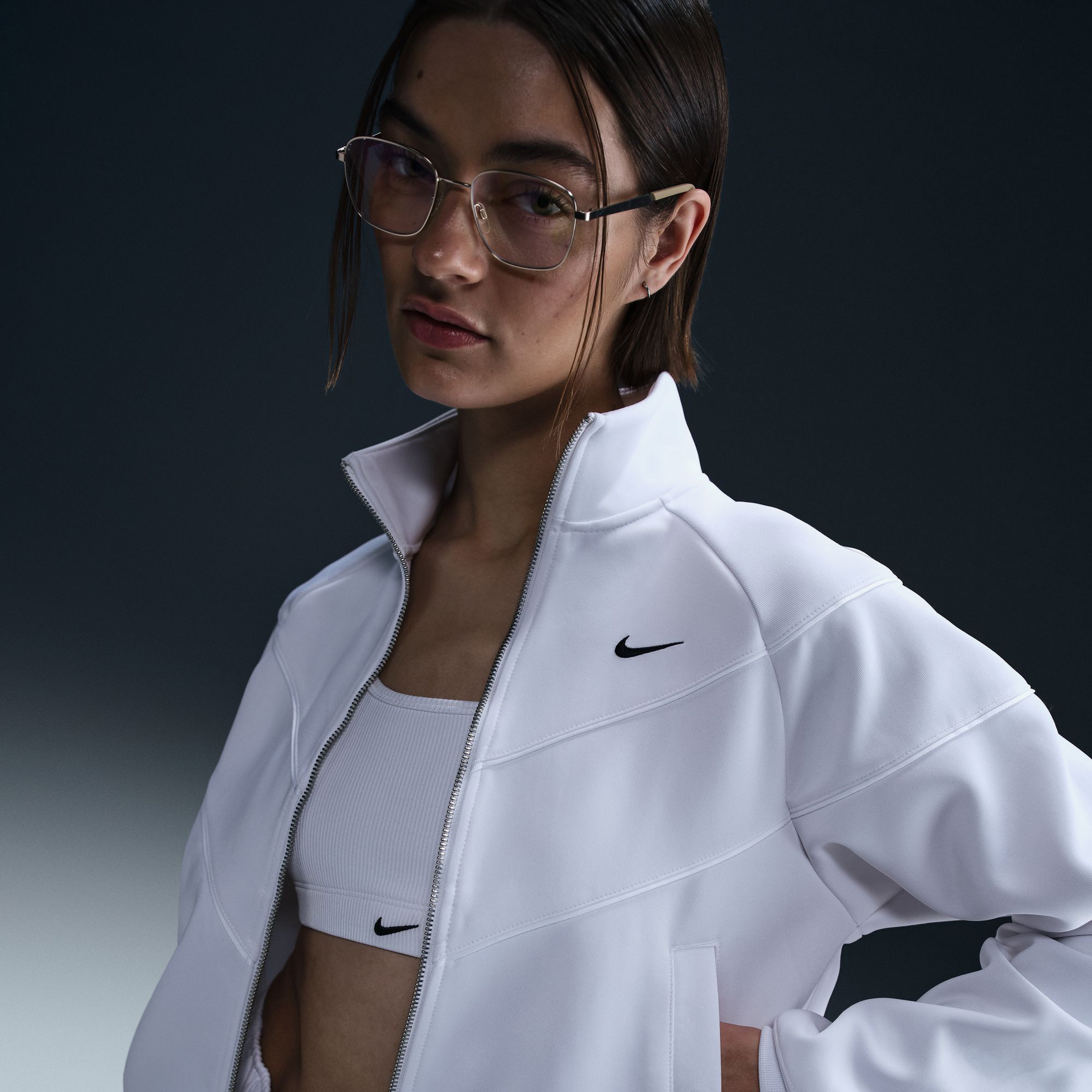 Nike Sportswear Windrunner Kadın Beyaz Ceket