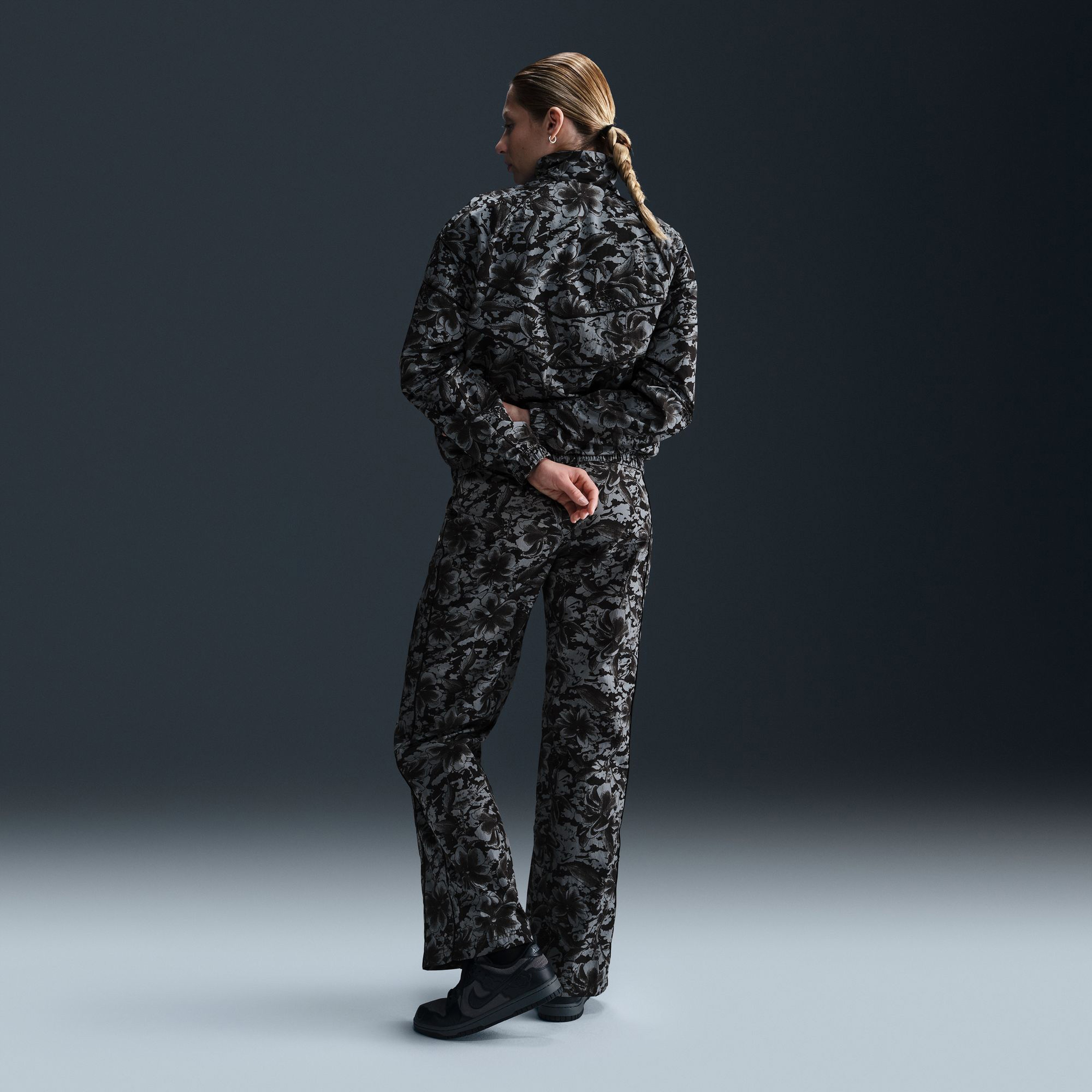 Nike Sportswear Windrunner Kadın Gri Ceket