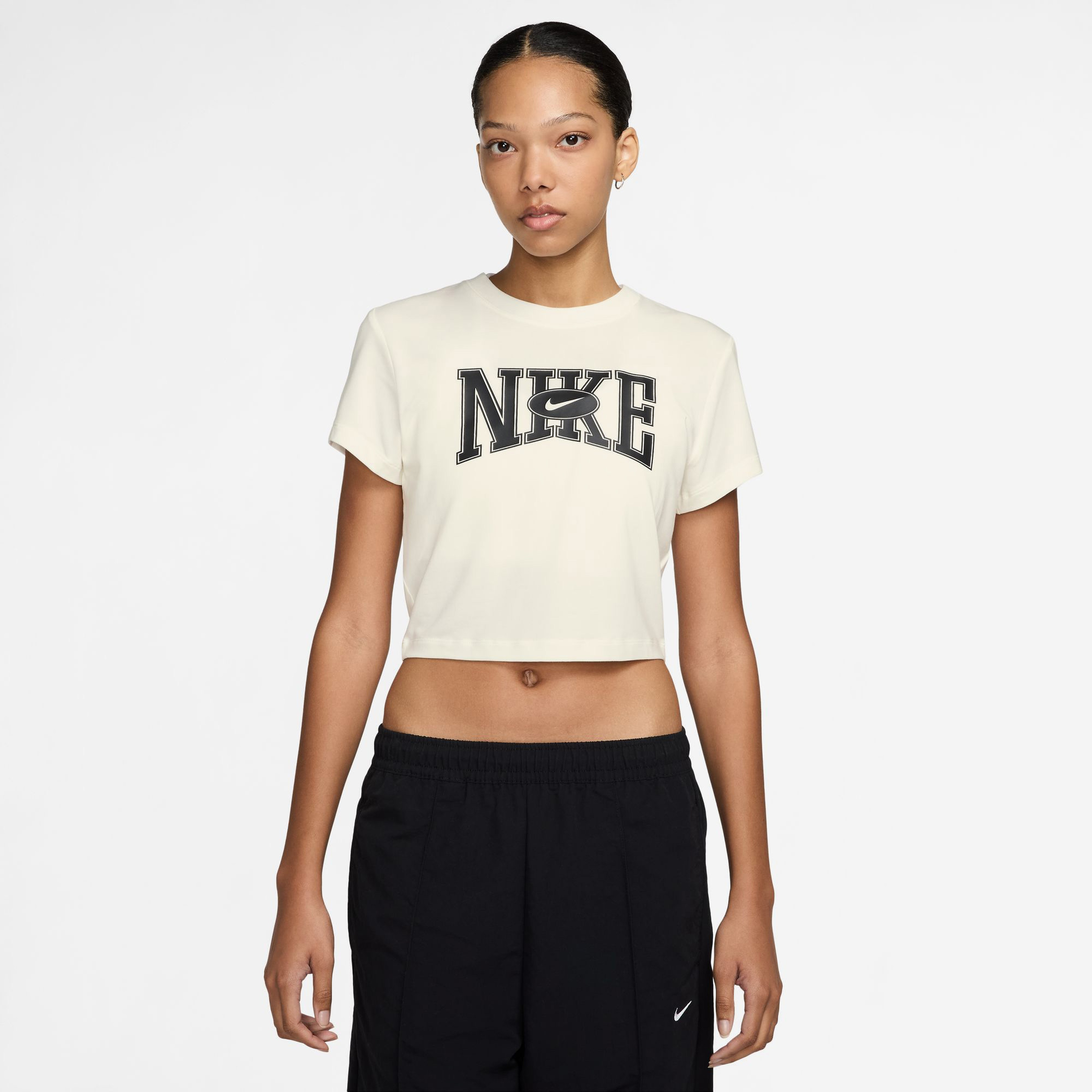 Nike Sportswear Kadın Beyaz T-Shirt