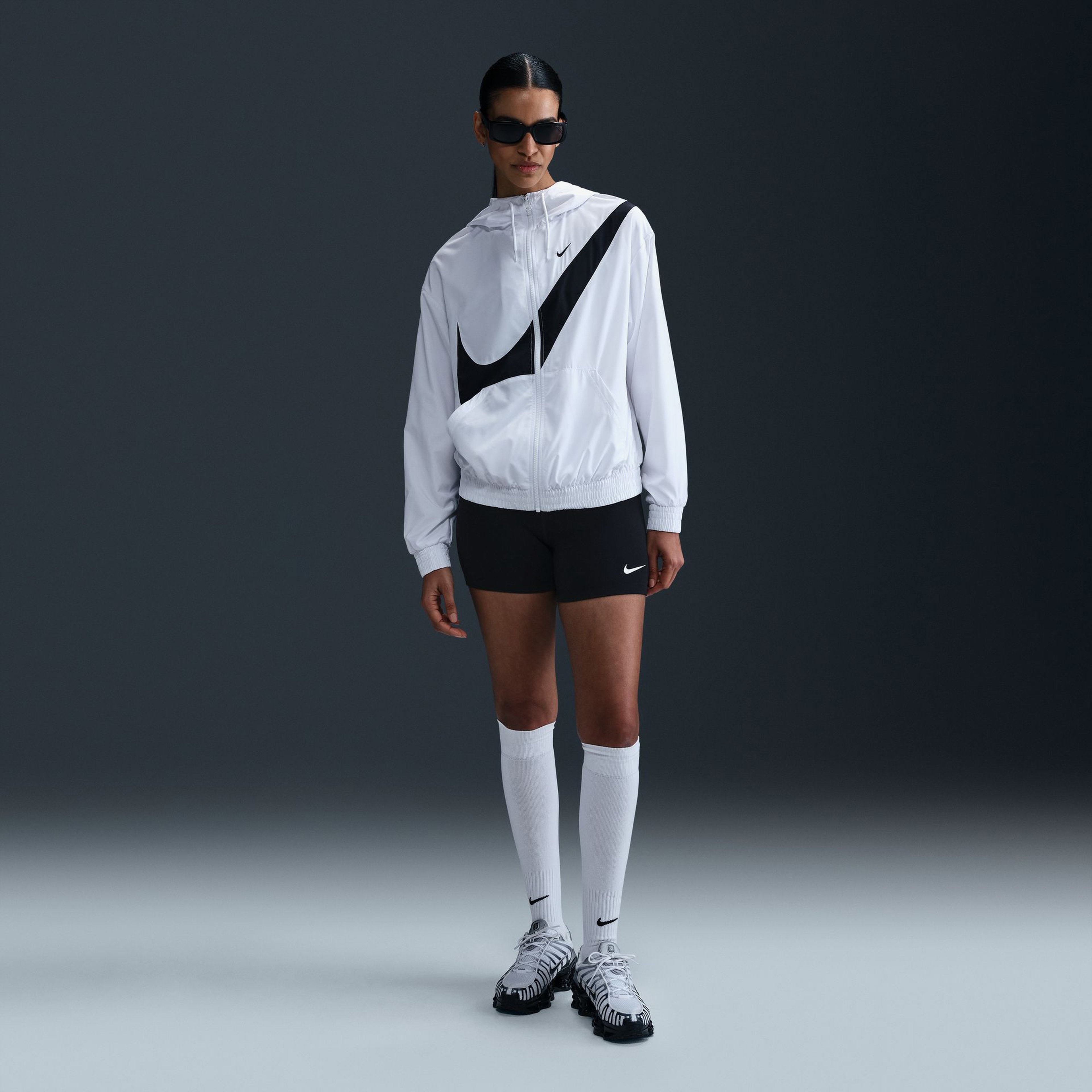 Nike Sportswear Classic Kadın Beyaz Sweatshirt