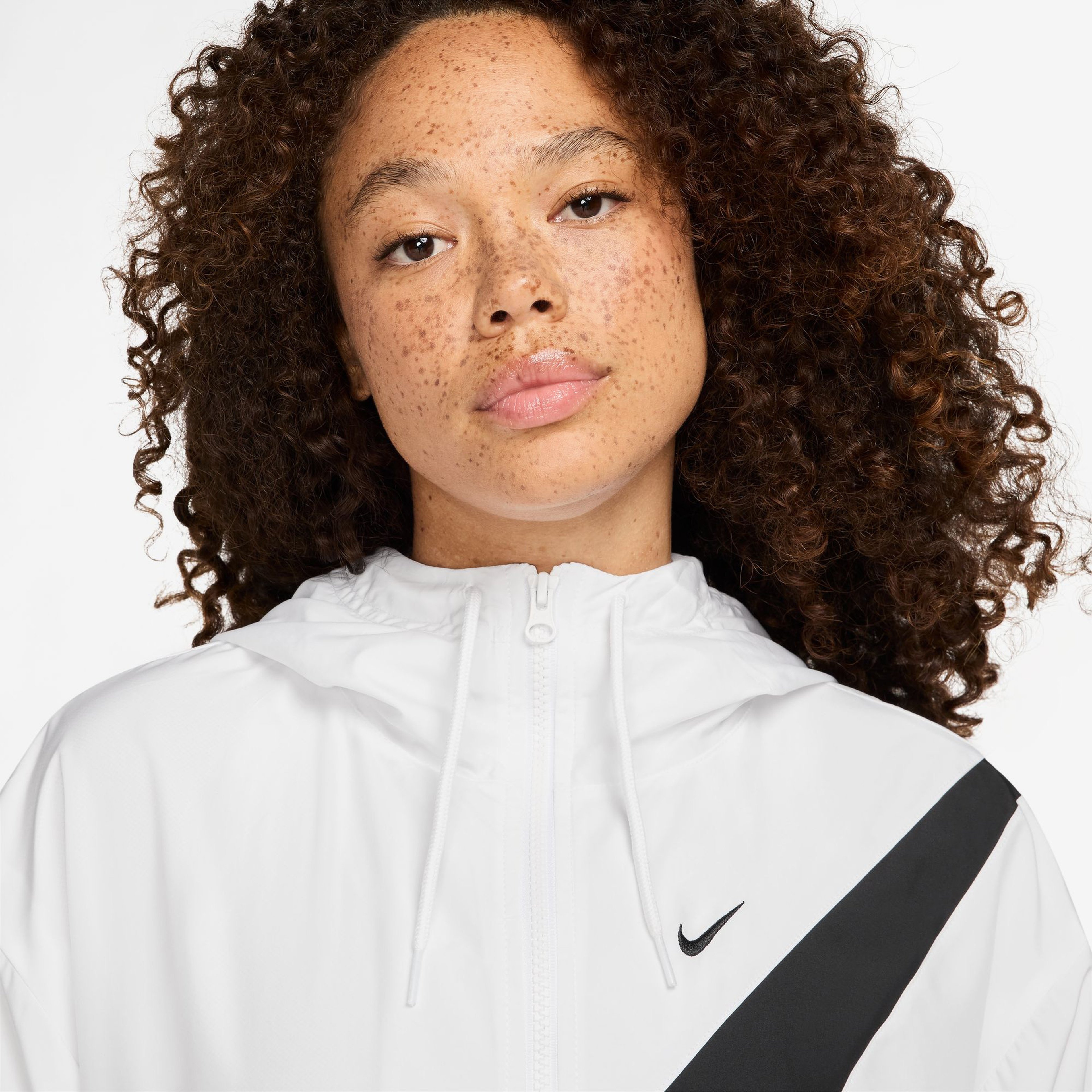 Nike Sportswear Classic Kadın Beyaz Sweatshirt