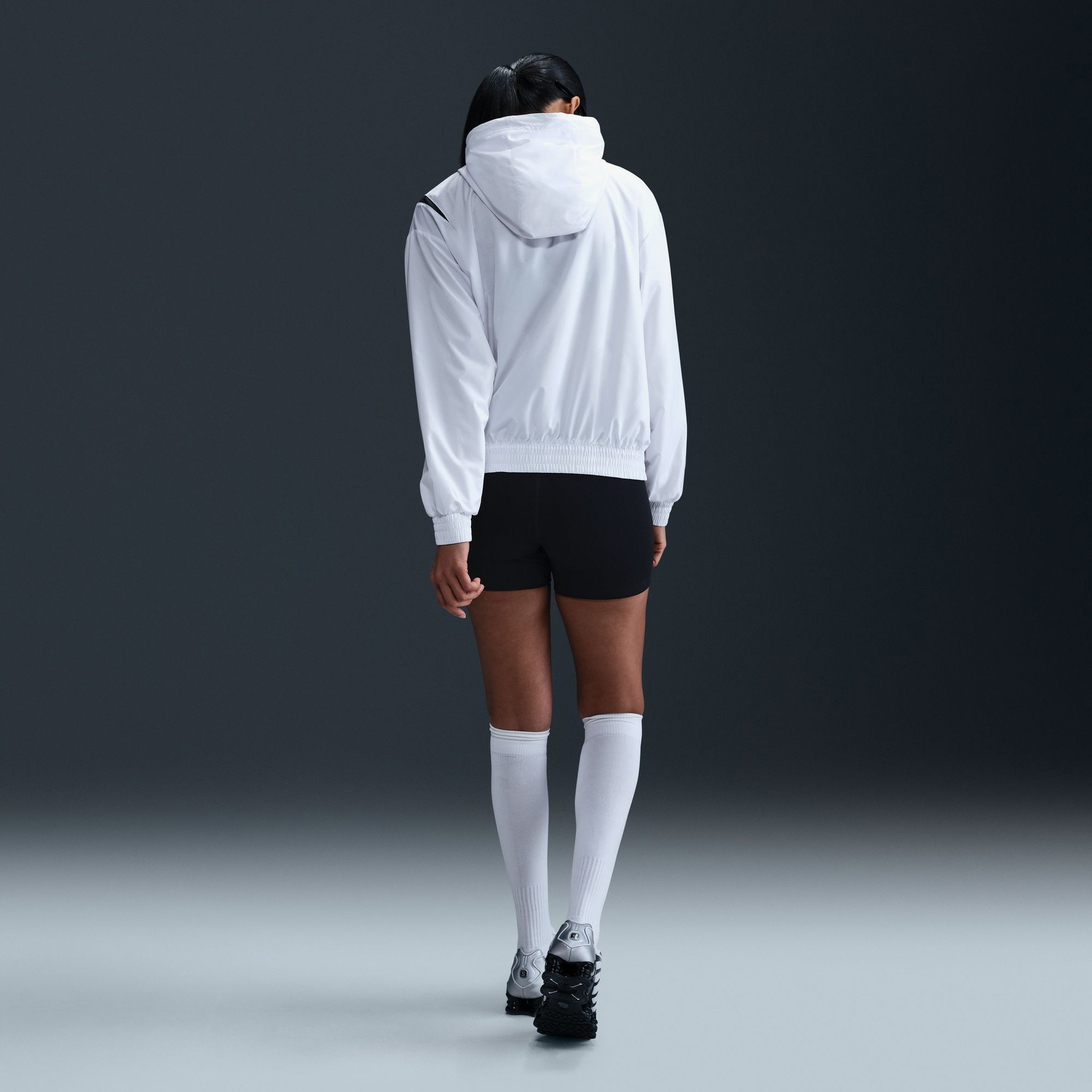 Nike Sportswear Classic Kadın Beyaz Sweatshirt