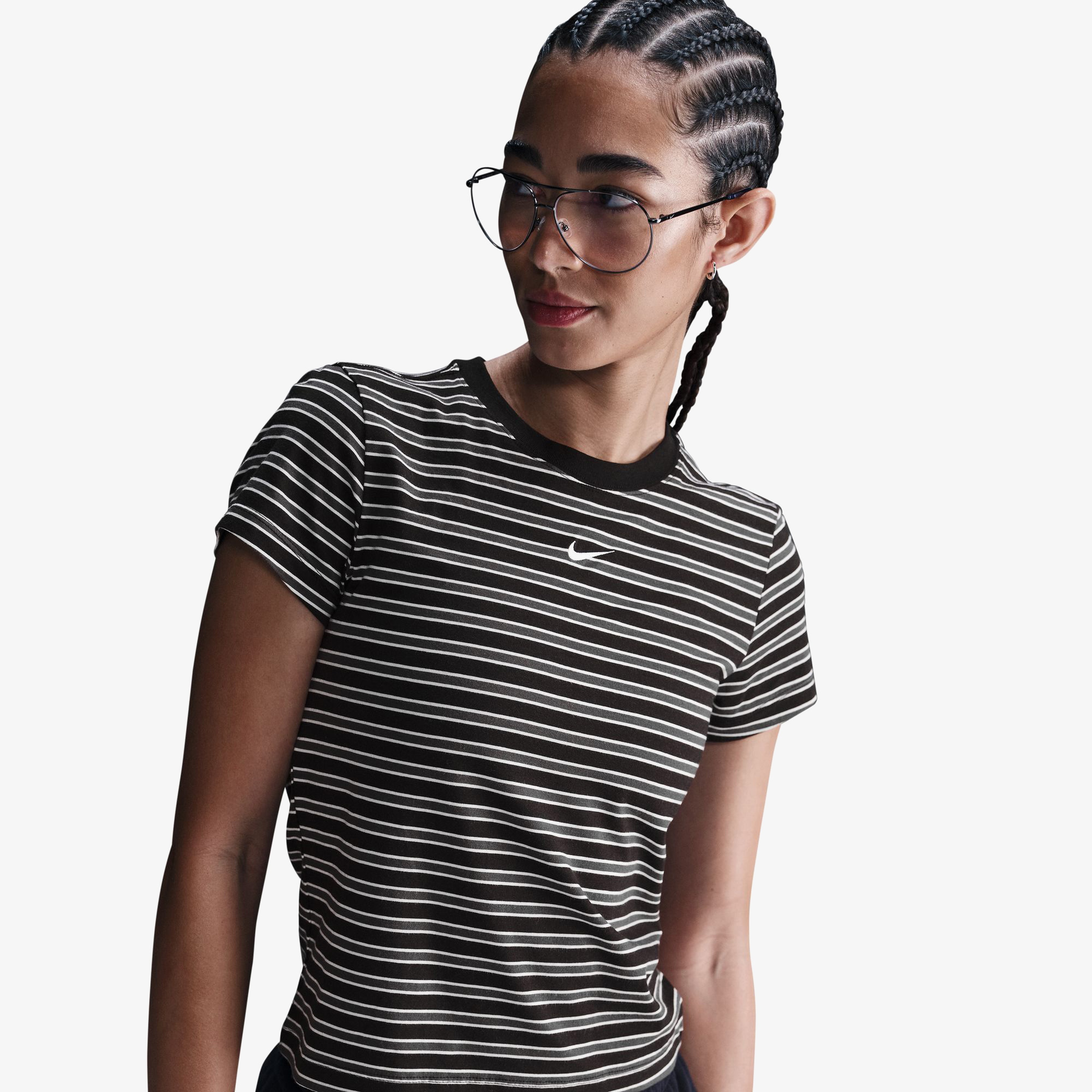 Nike Sportswear Chill Knit Kadın Siyah T-Shirt