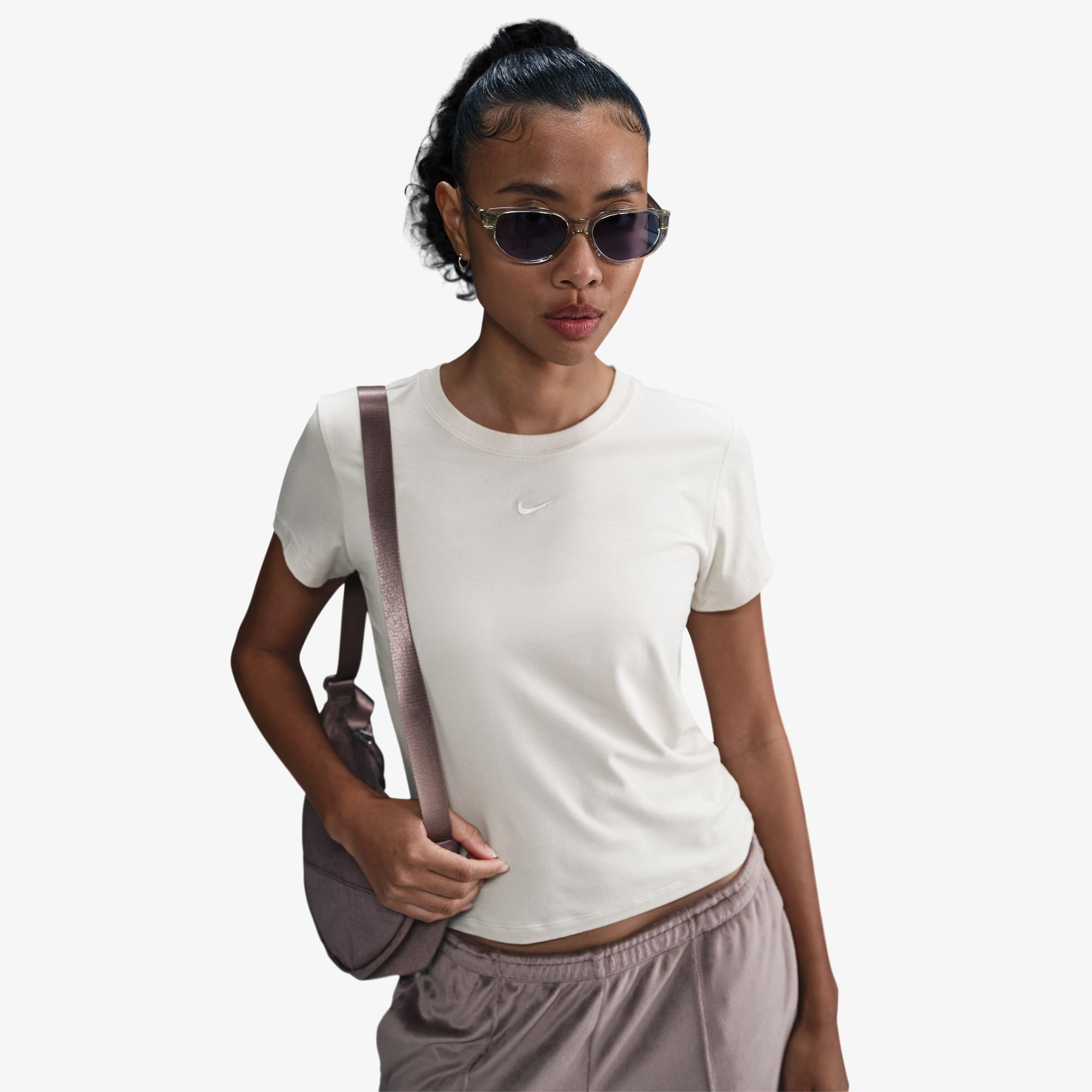 Nike Sportswear Chill Knit Kadın Beyaz T-Shirt