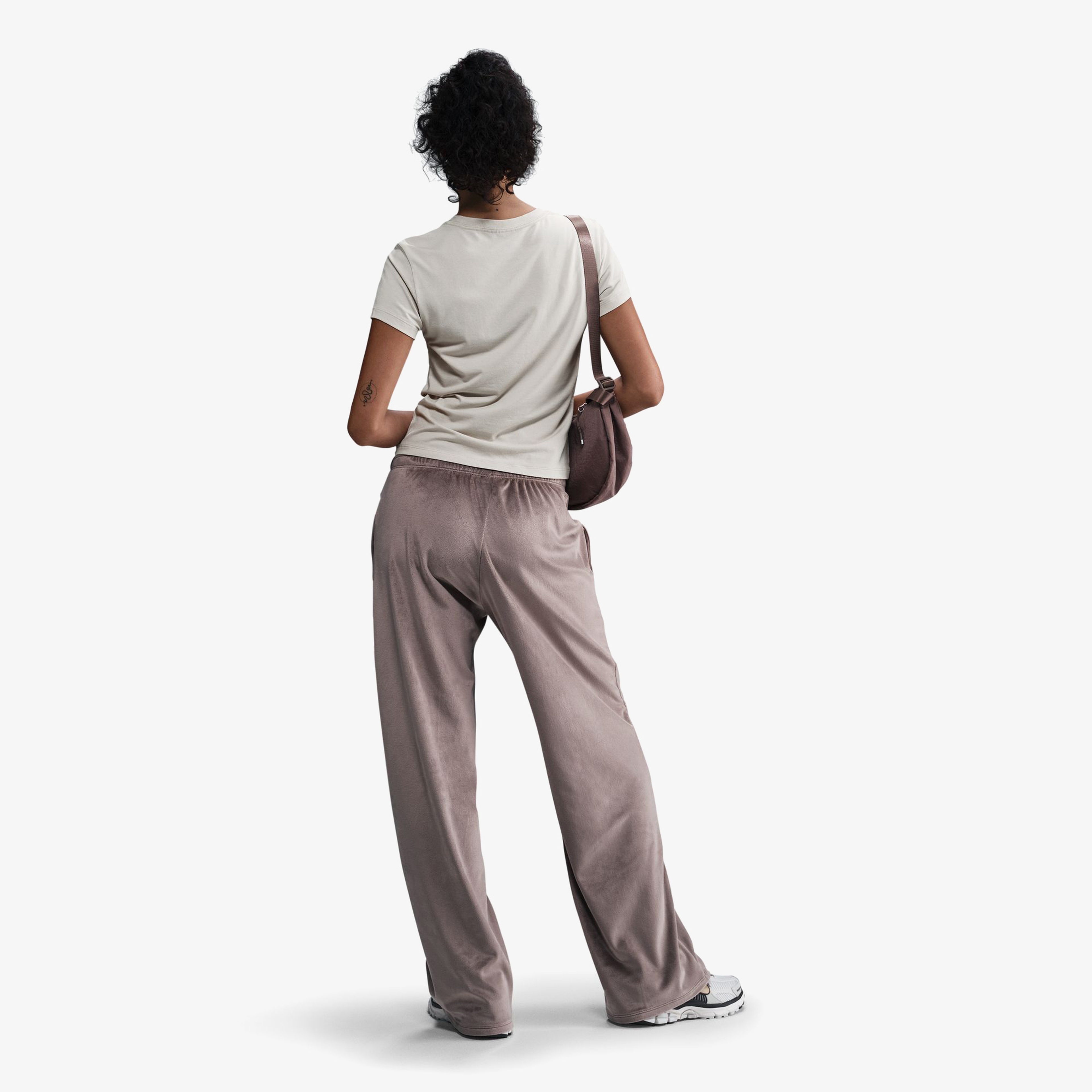 Nike Sportswear Chill Knit Kadın Beyaz T-Shirt