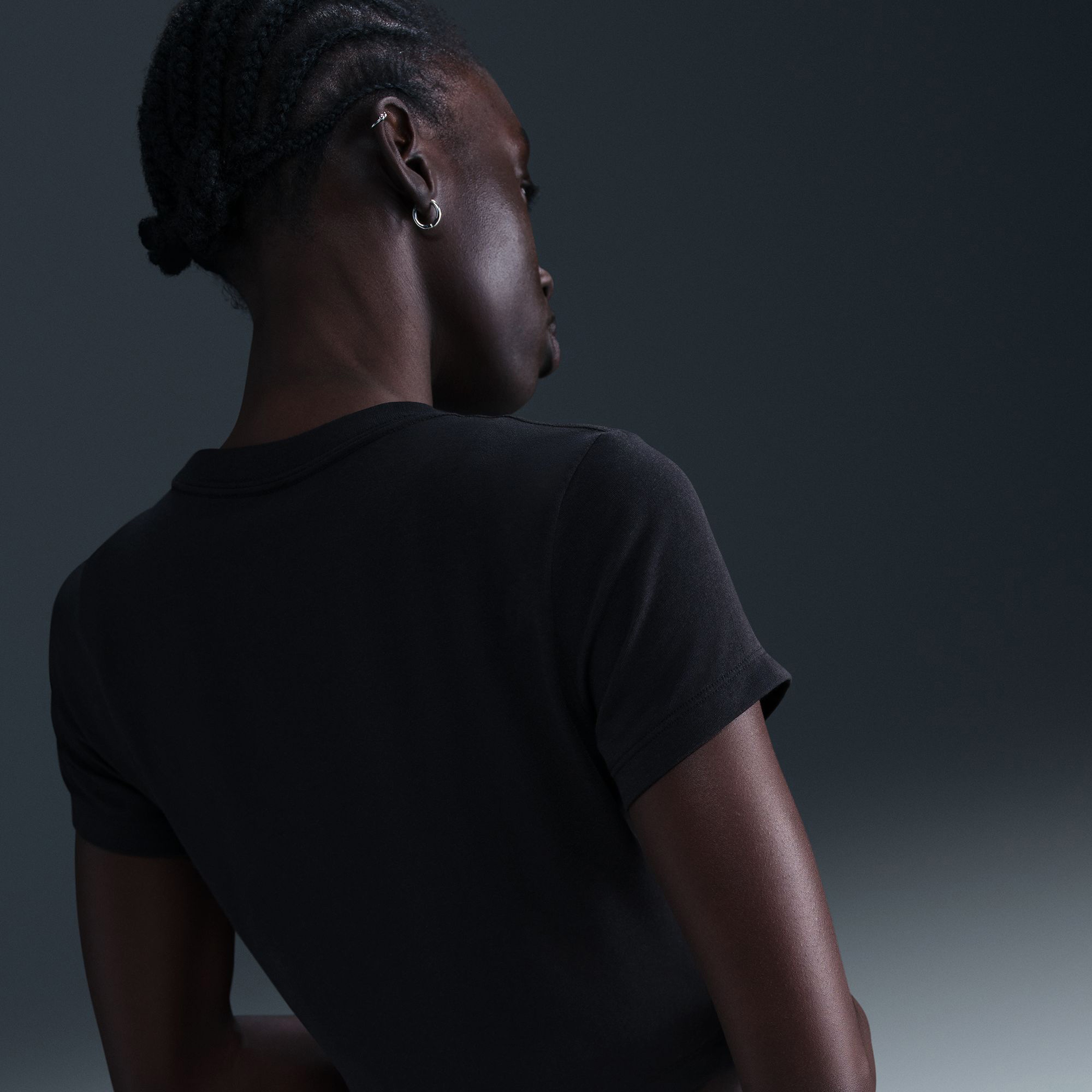 Nike Sportswear Chill Knit Cropped Kadın Siyah T-Shirt