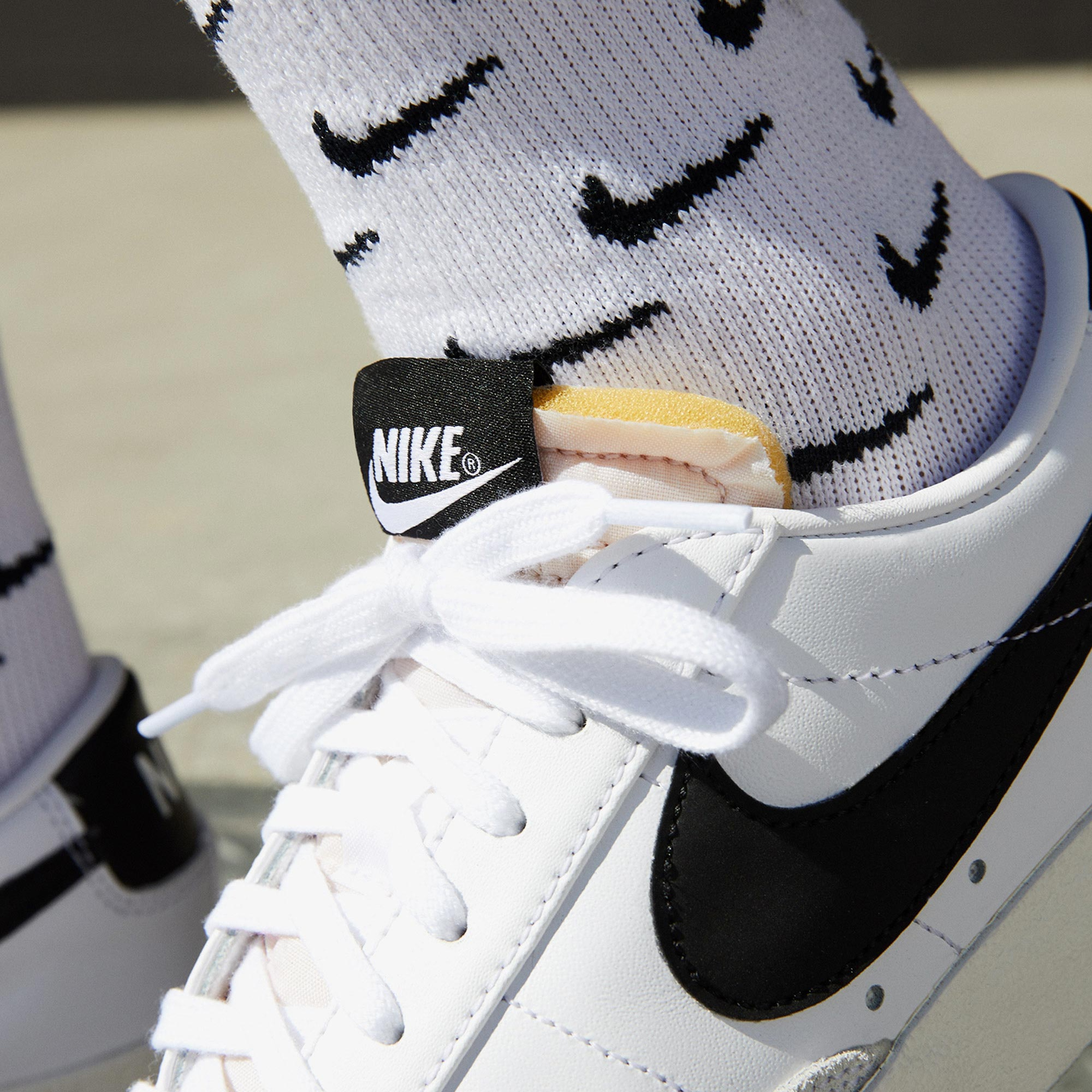 Nike Blazer Low '77 Kadın Beyaz Spor Ayakkabı