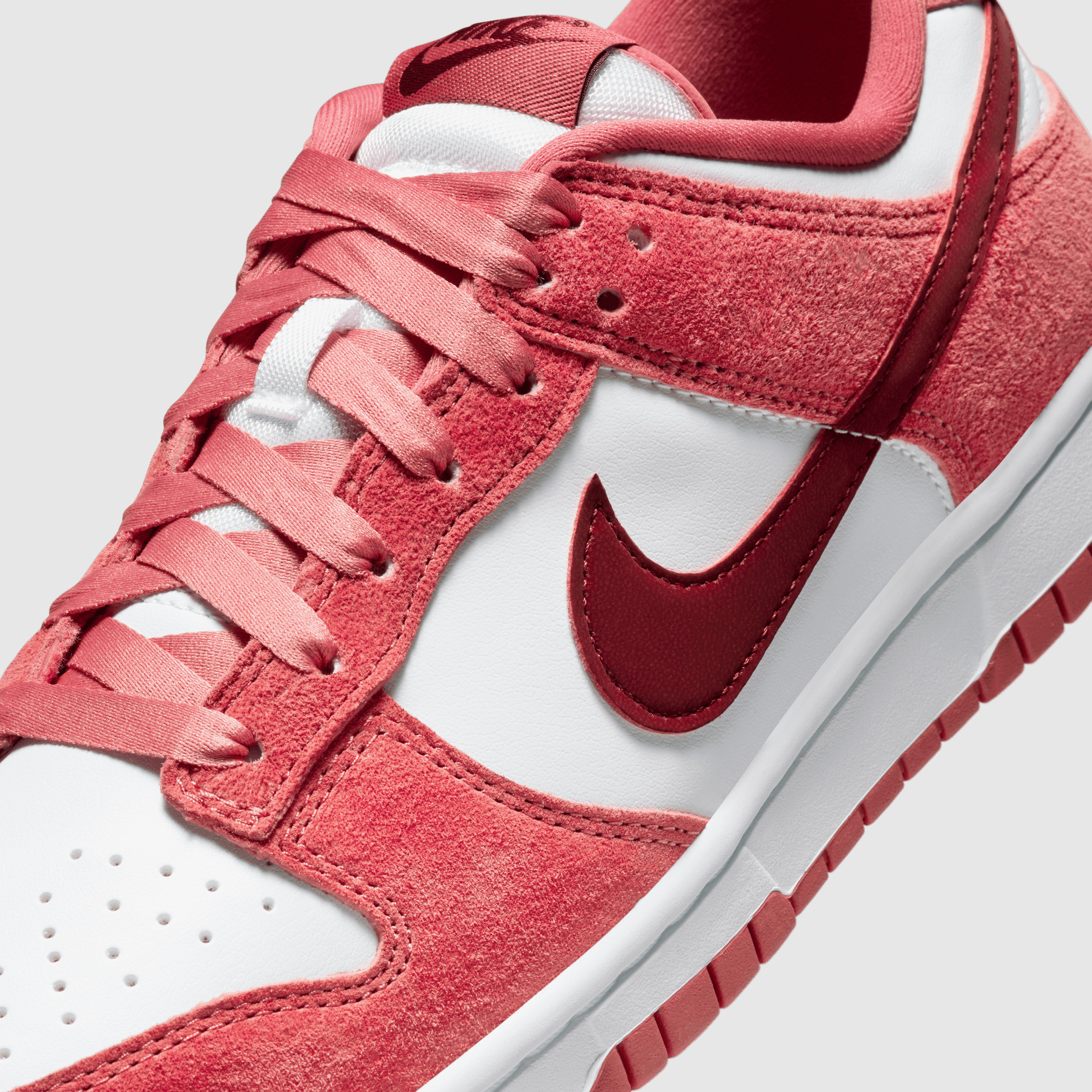 Nike Dunk Low Sportswear Kadın Beyaz Spor Ayakkabı
