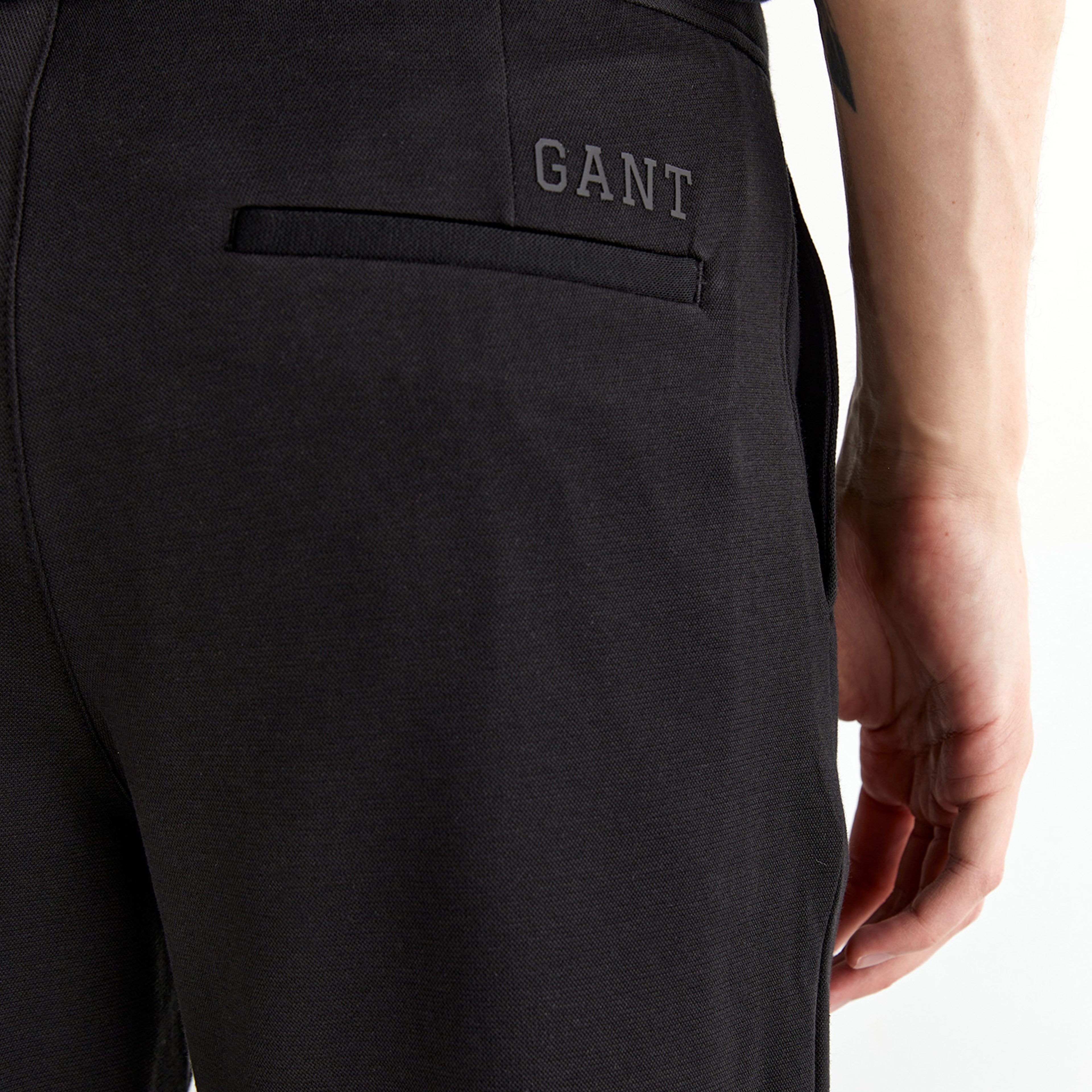GANT Erkek Siyah Regular Fit Jogger Pantolon