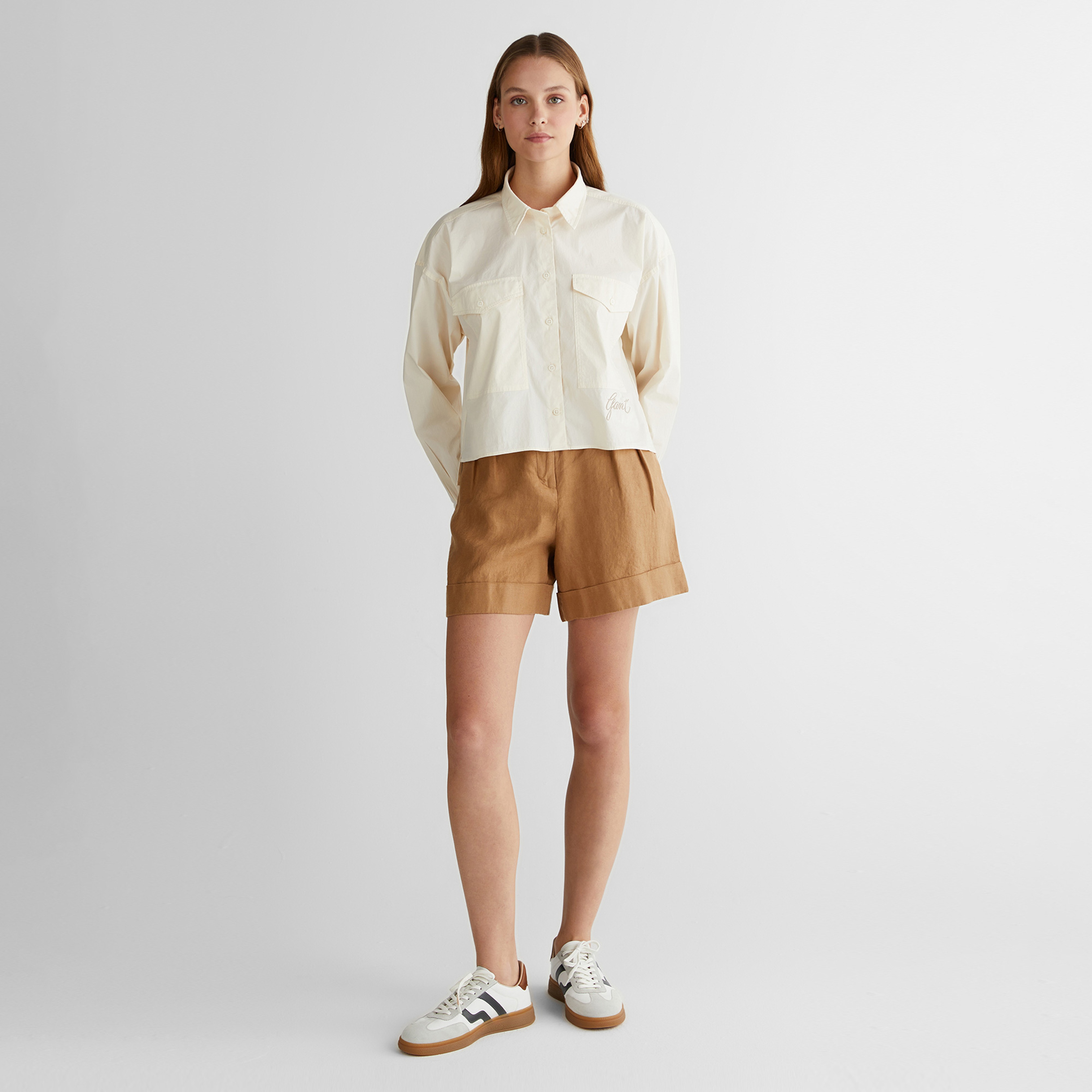 GANT Kadın Krem Klasik Yaka Logolu Gömlek