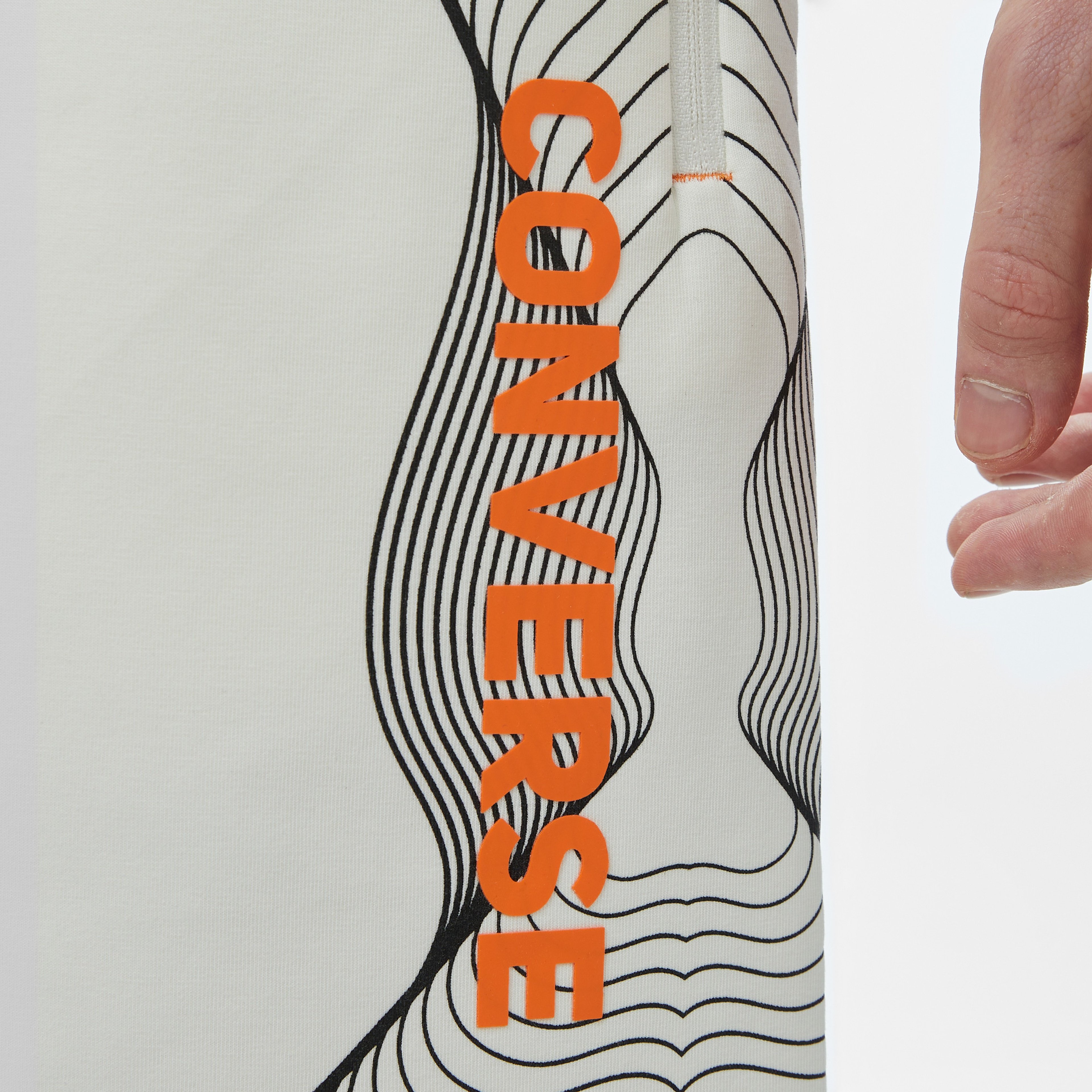 Converse Baskılı Erkek Oversize Fit Krem Şort