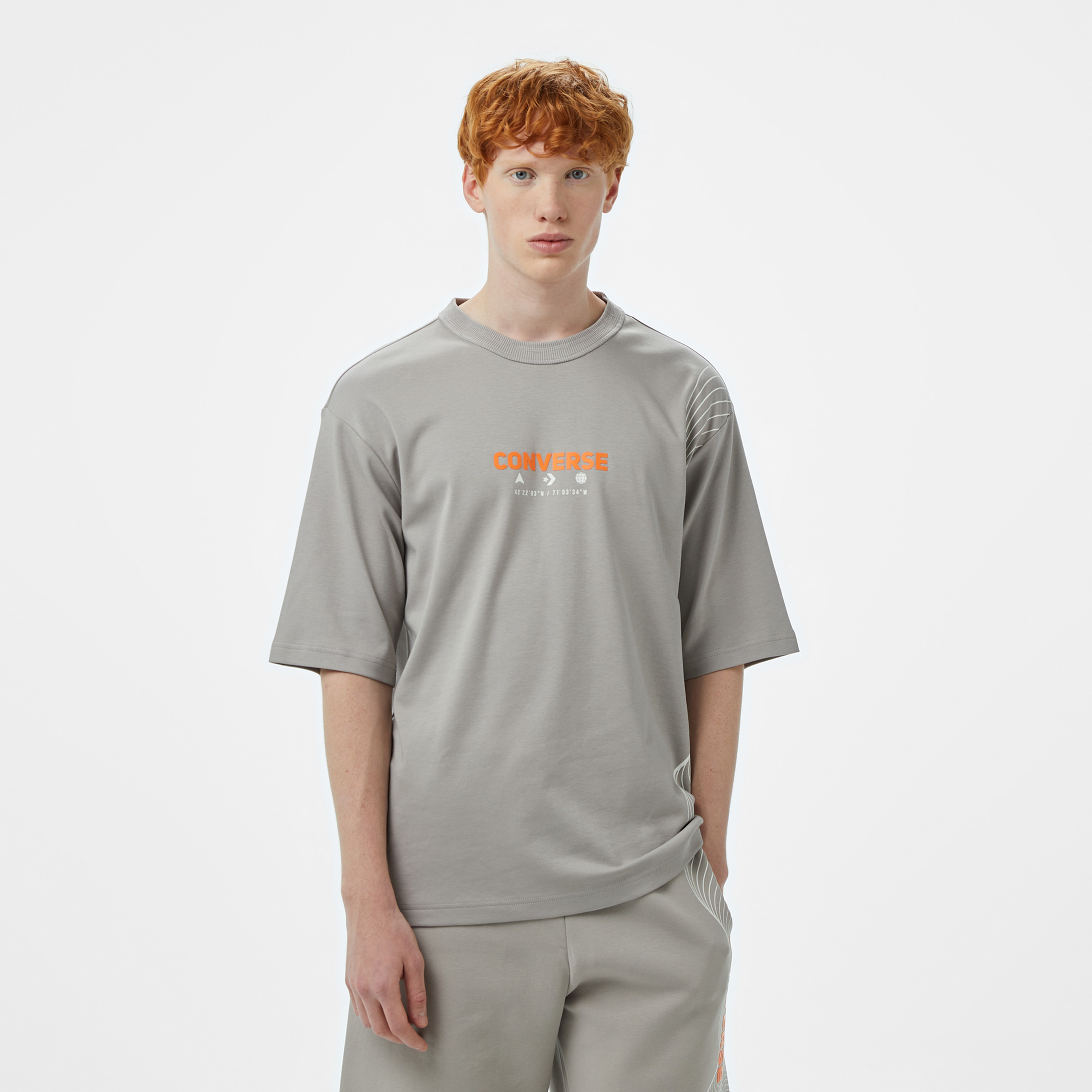 Converse Star Chevron Baskılı Erkek Oversize Fit Gri T-Shirt