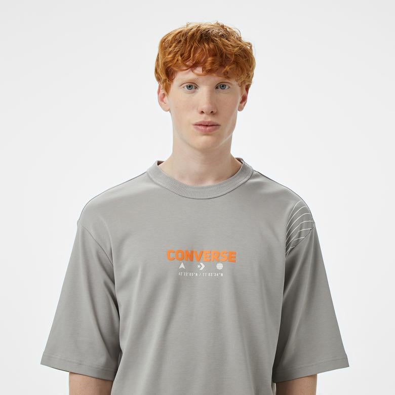 Converse Star Chevron Baskılı Erkek Oversize Fit Gri T-Shirt