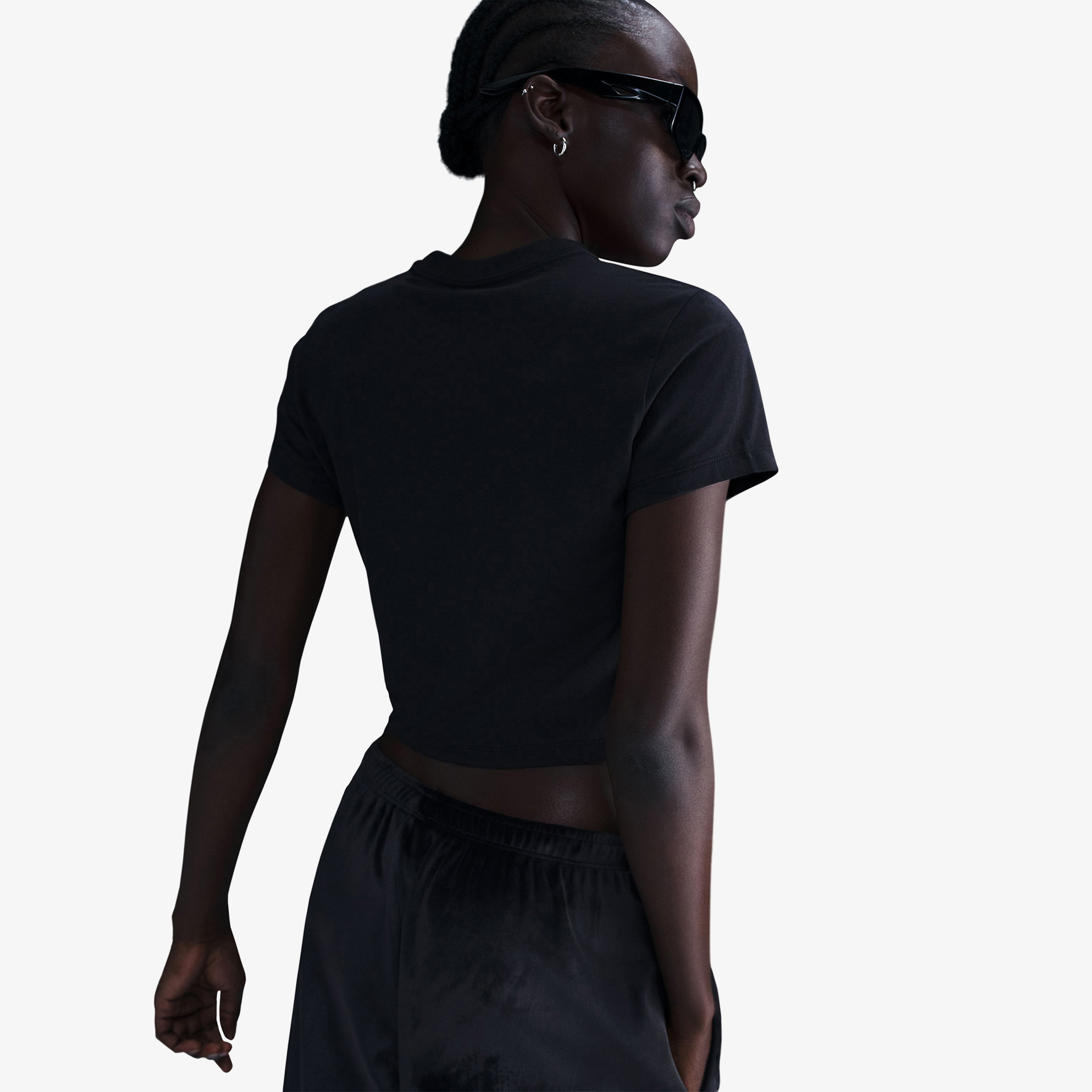 Nike Sportswear Chill Knit Kadın Siyah T-Shirt