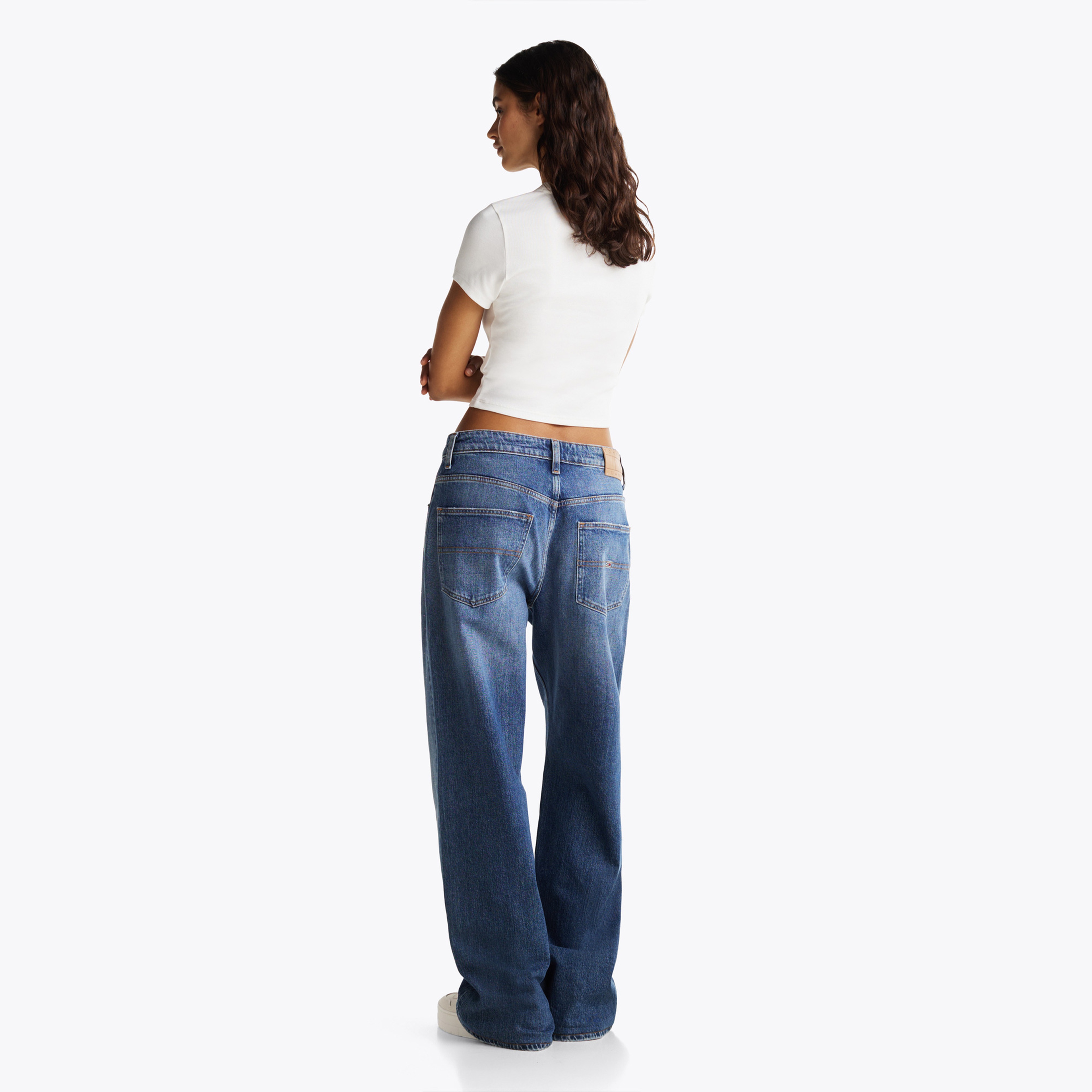 Tommy Jeans Slim Cropped Script Kadın Beyaz T-Shirt