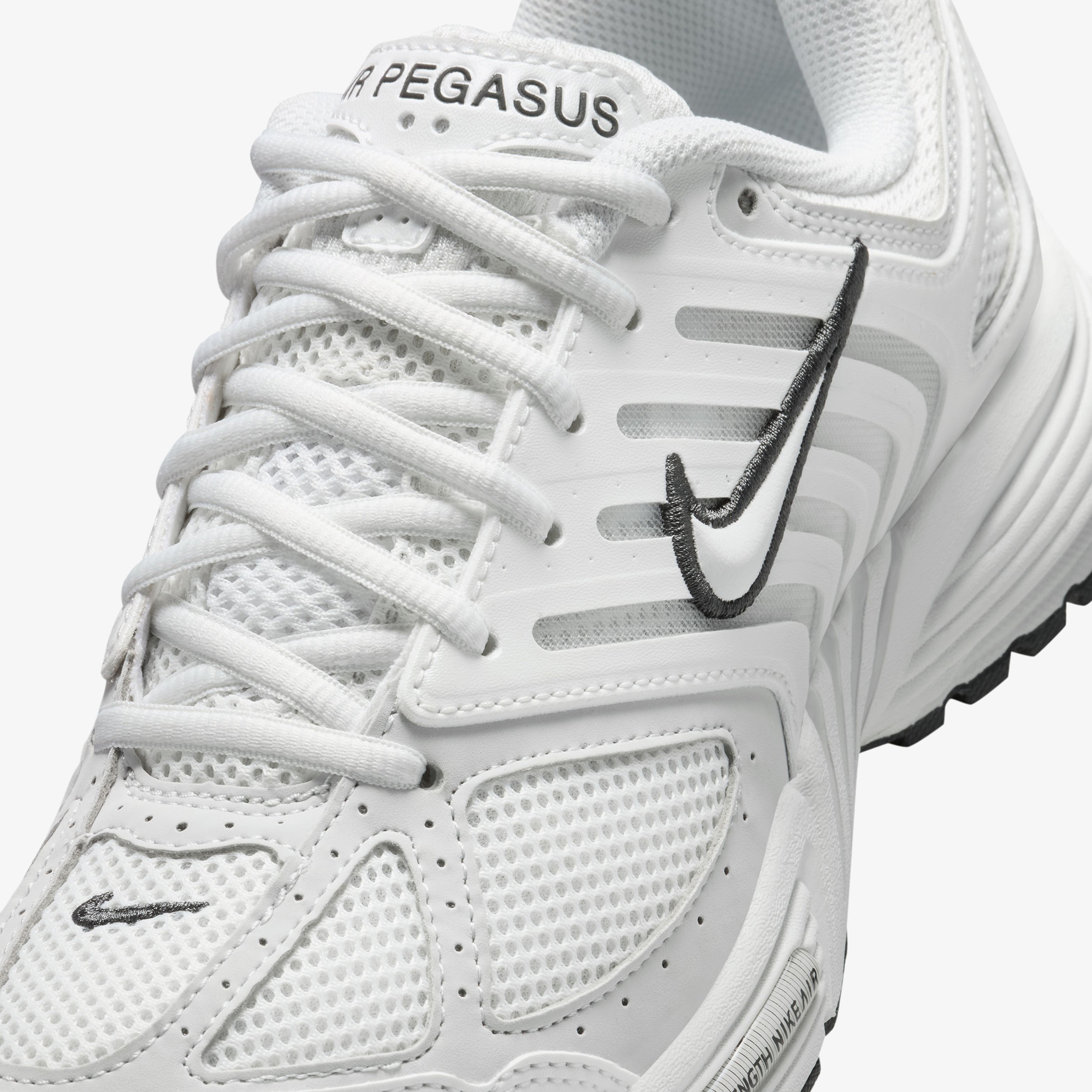Nike Air Pegasus 2005 Kadın Beyaz Spor Ayakkabı