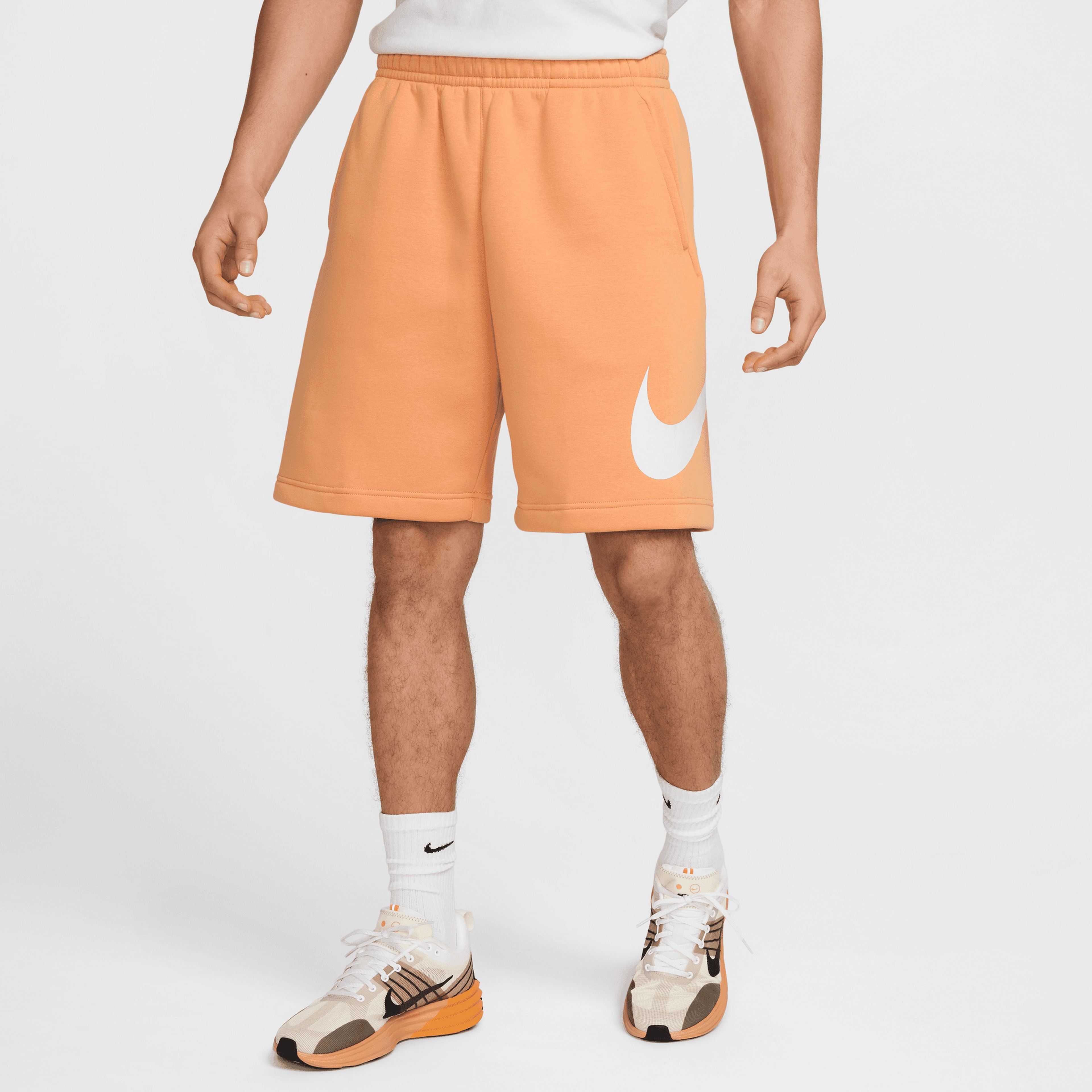 Nike Club Erkek Turuncu Şort