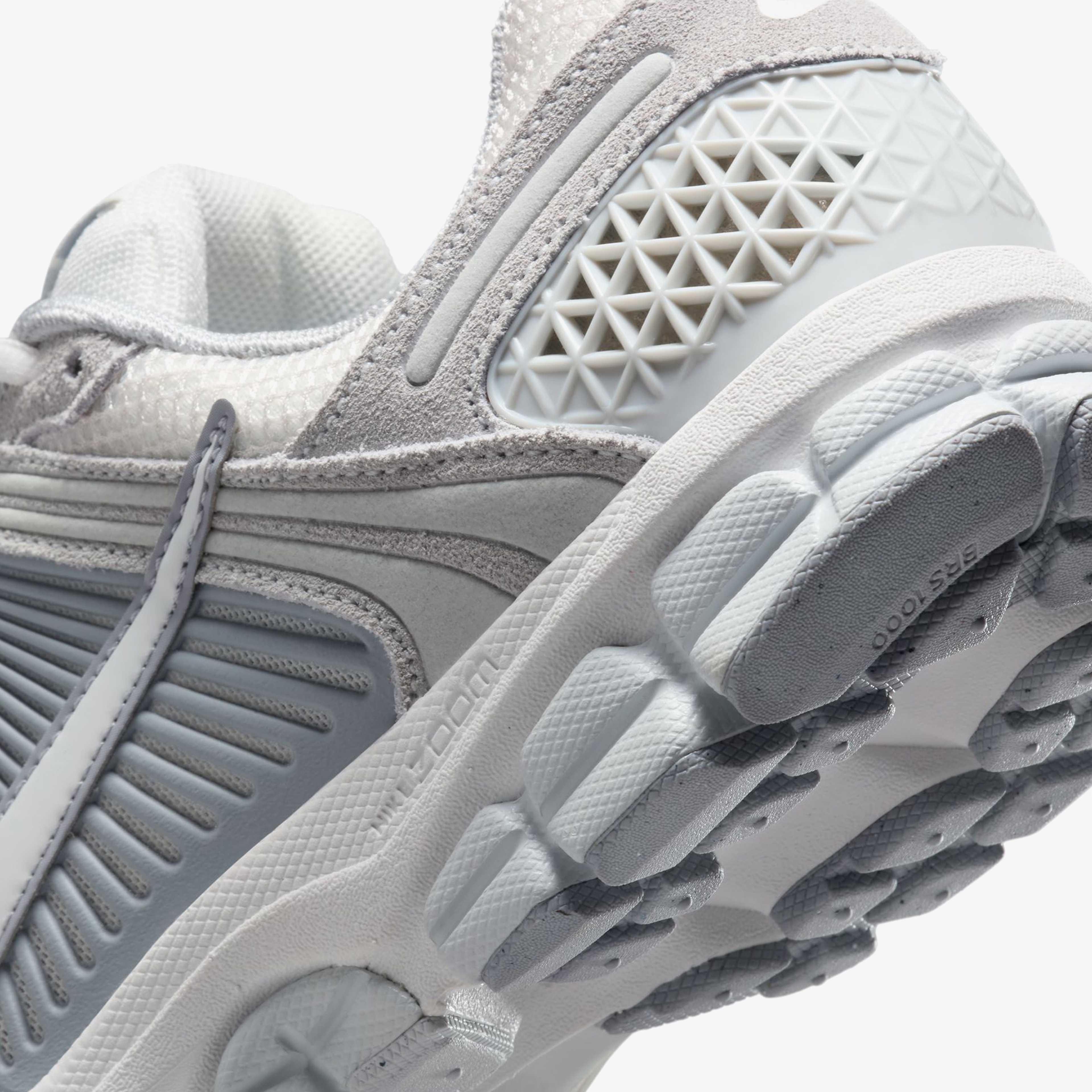 Nike Zoom Vomero 5 Kadın Beyaz Sneaker