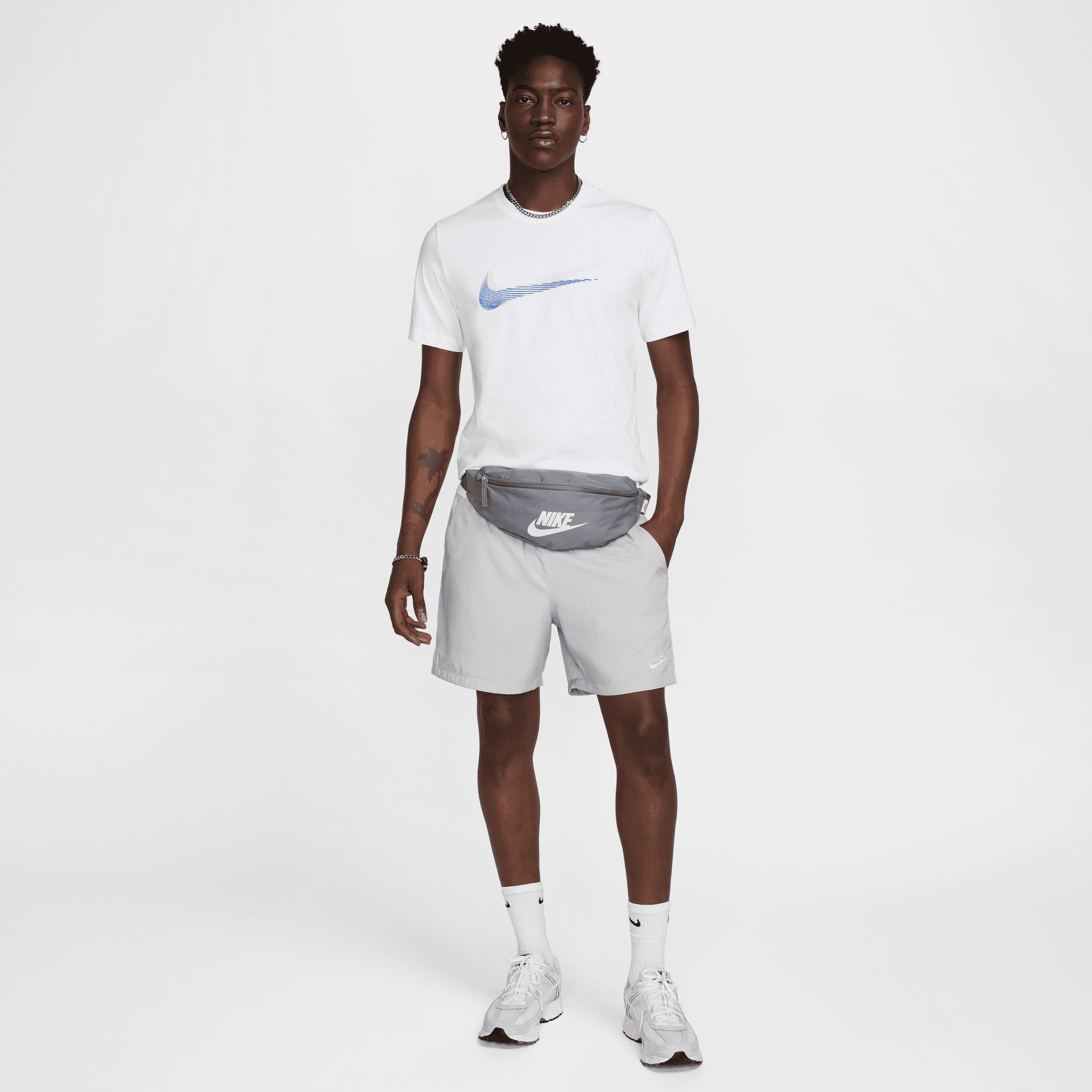 Nike Spring Swish Erkek Beyaz T-Shirt