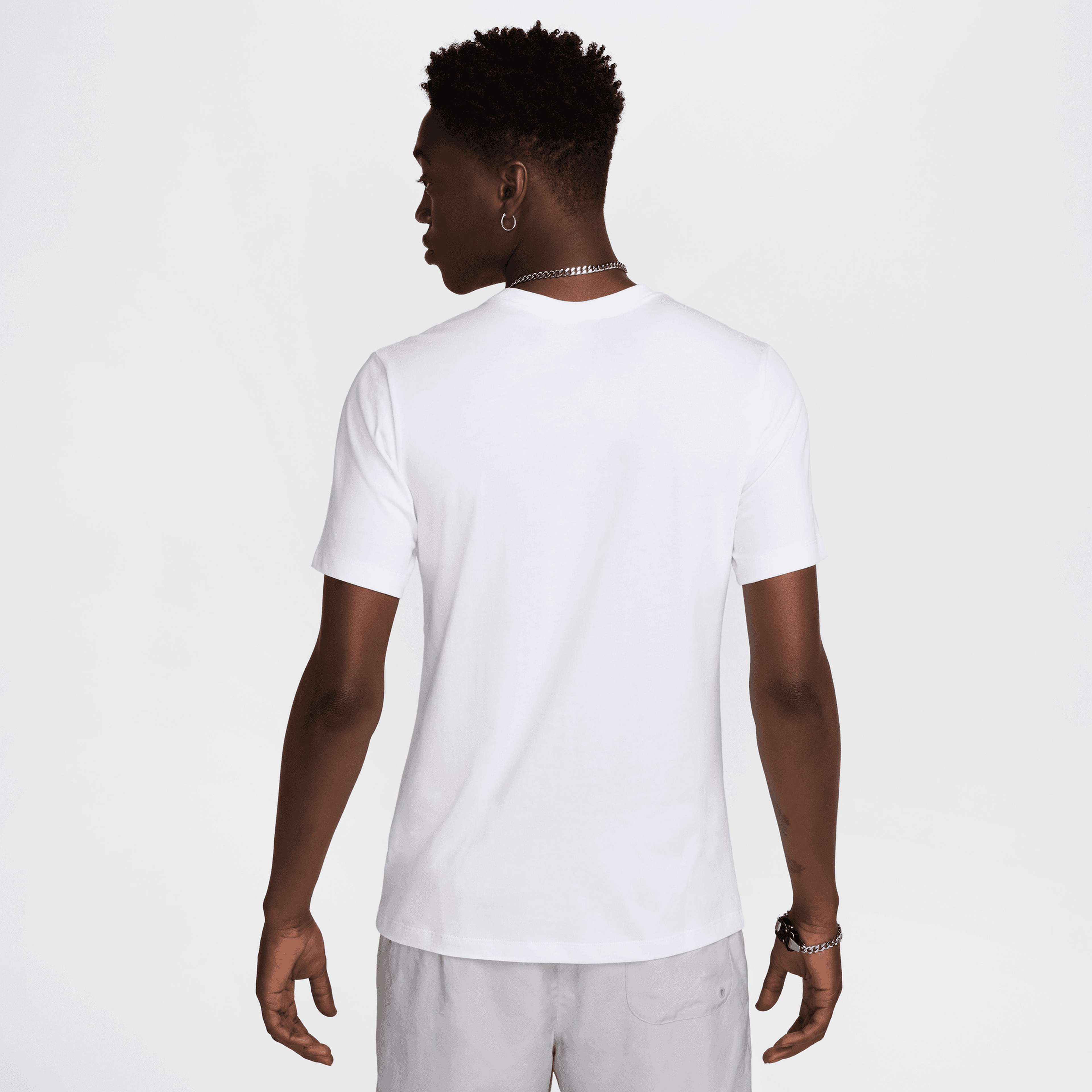 Nike Spring Swish Erkek Beyaz T-Shirt