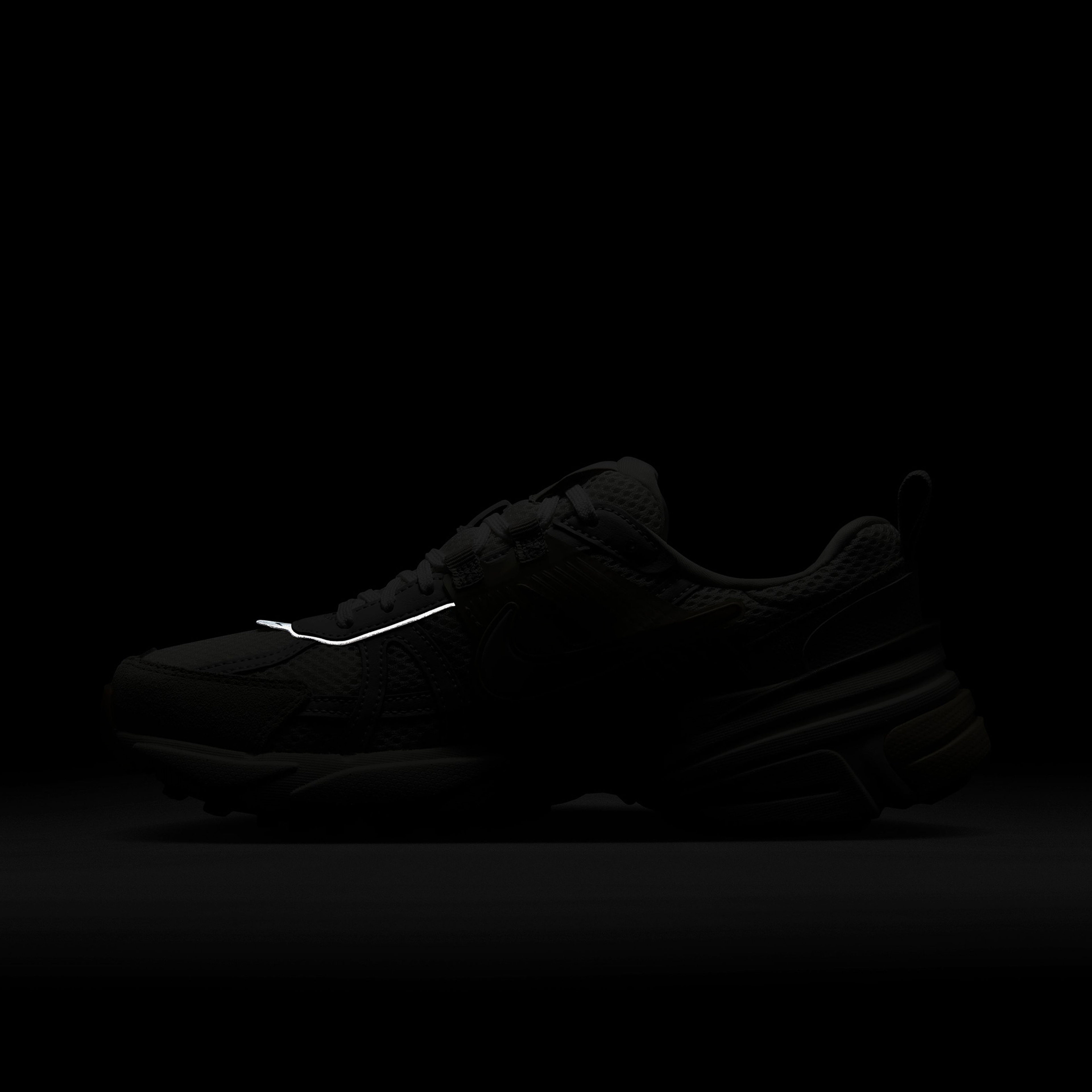 Nike V2K Run Kadın Bej Sneaker