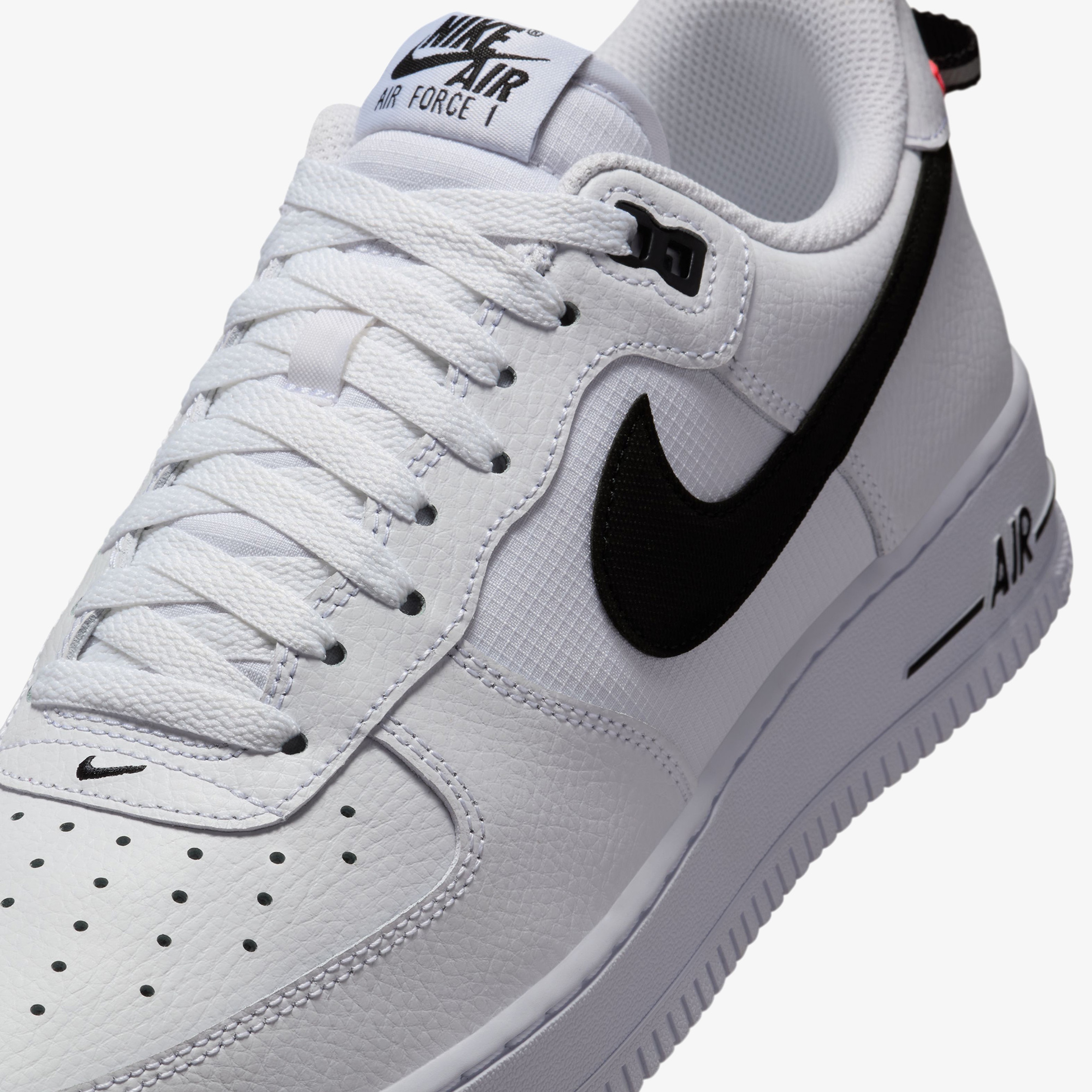 Nike Air Force 1 '07 LV8 Erkek Beyaz Sneaker