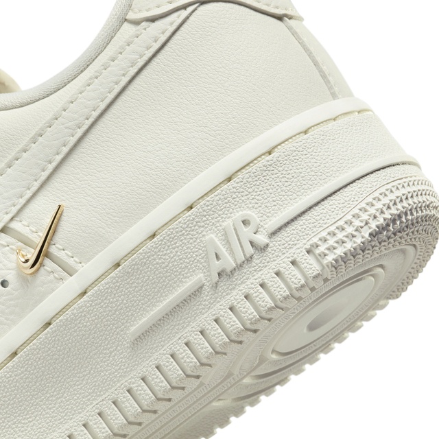 Nike Bej Nike Air Force 1 Lx