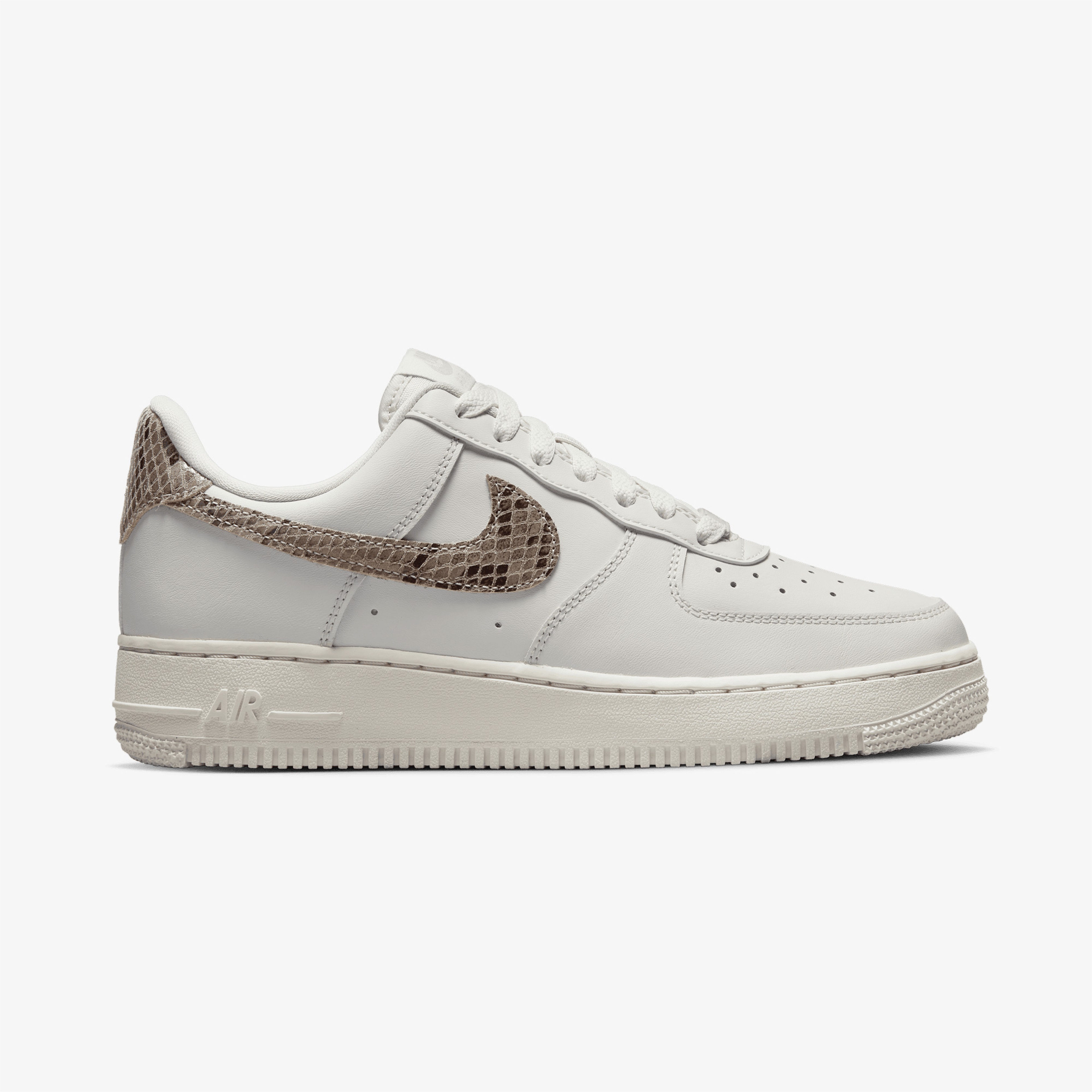 Nike Air Force 1 '07 Kadın Beyaz Spor Ayakkabı