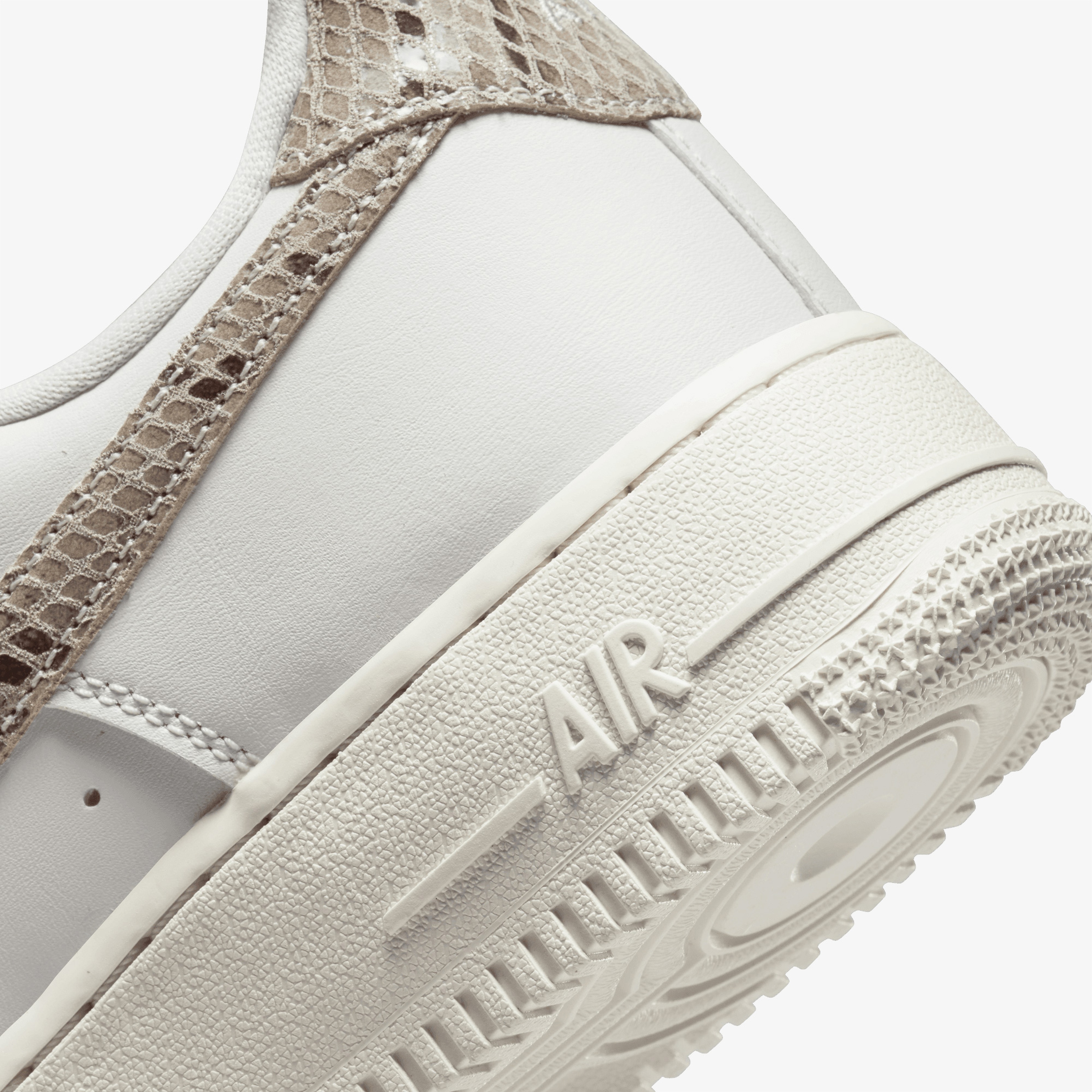 Nike Air Force 1 '07 Kadın Beyaz Spor Ayakkabı