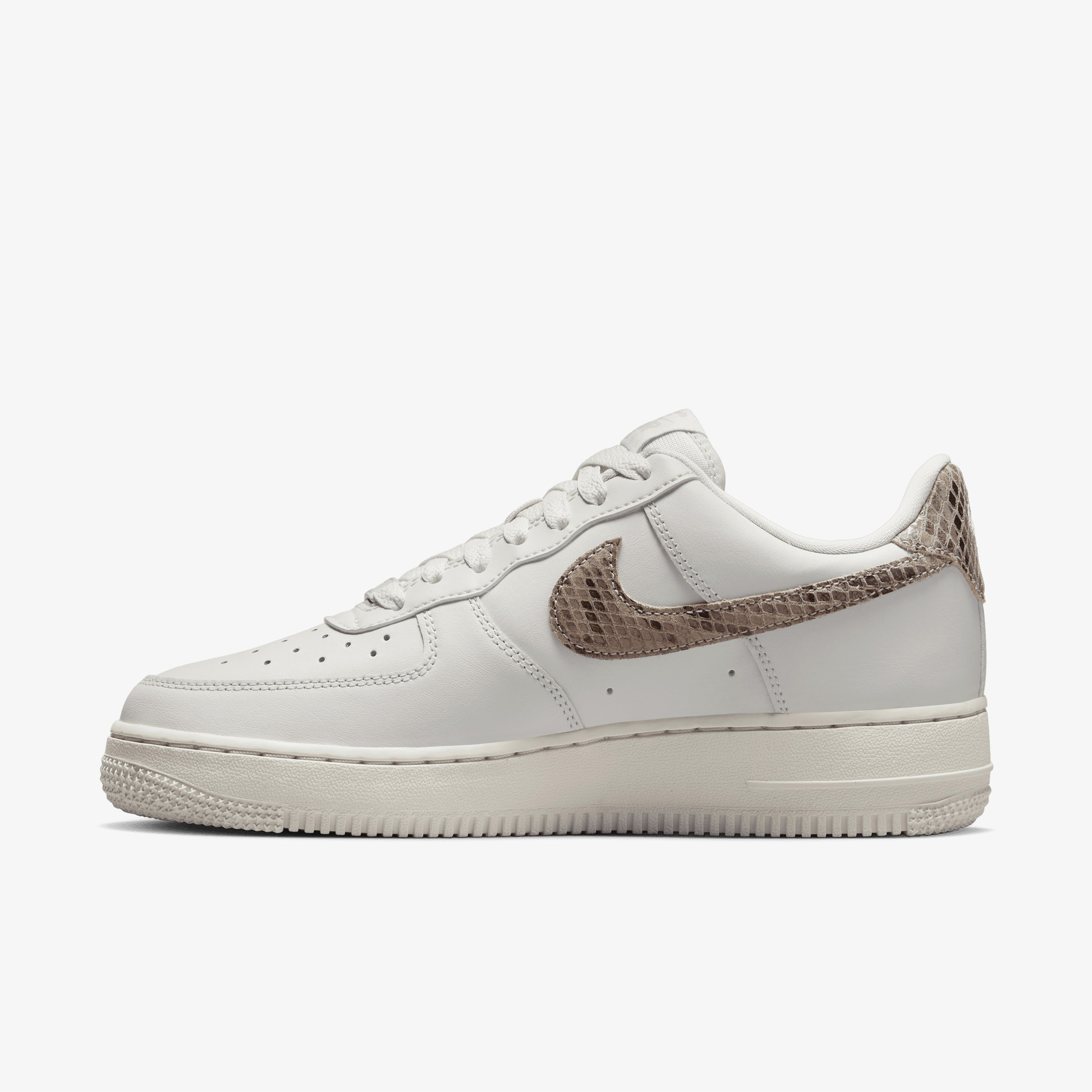 Nike Air Force 1 '07 Kadın Beyaz Spor Ayakkabı