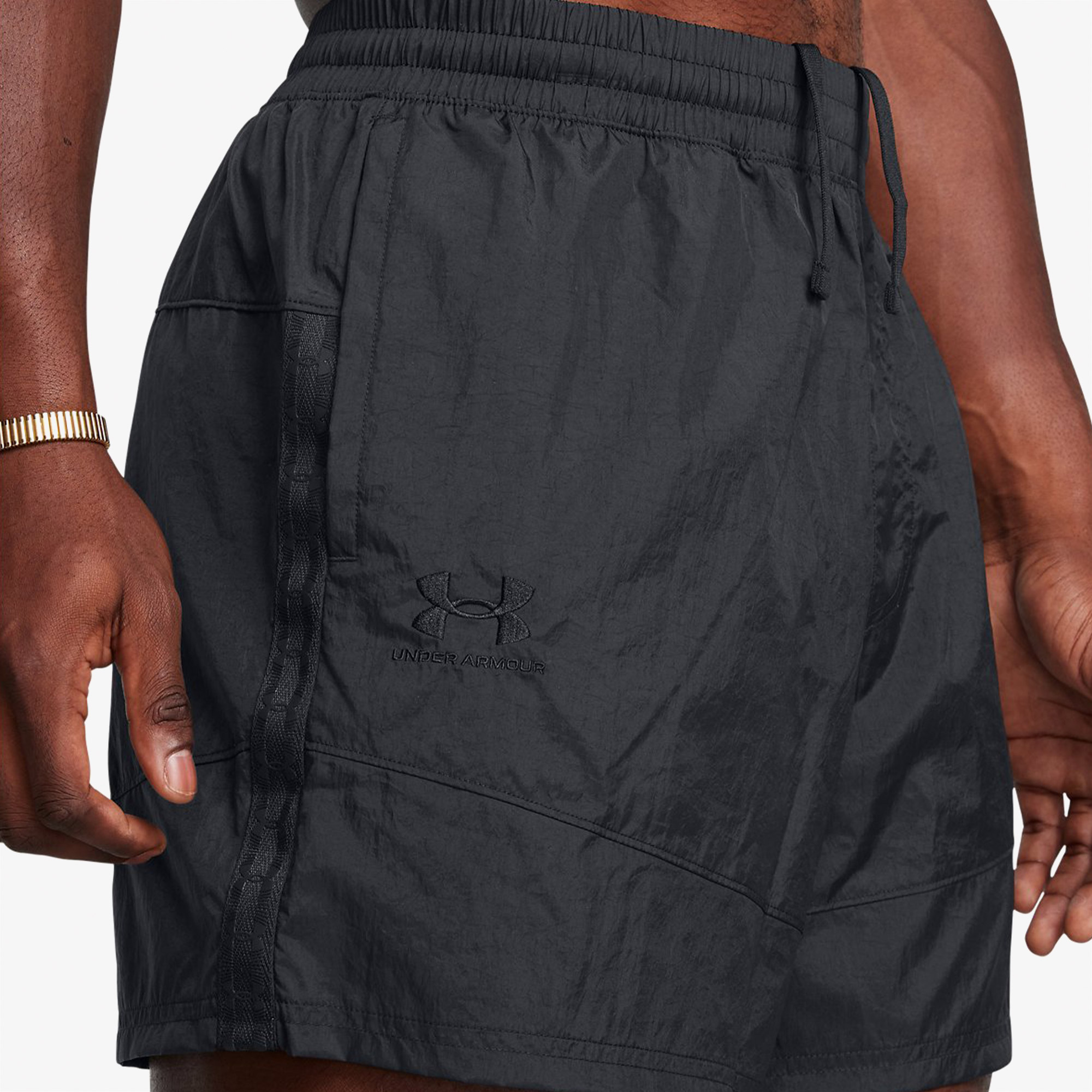 Under Armour 96 Terrace Dokuma Erkek Siyah Şort