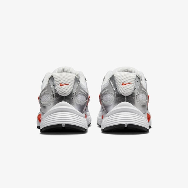 Nike Nike V5 RNR Kadın Beyaz Spor Ayakkabı Occasion'da! Beyaz - 4. görsel