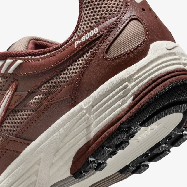 Nike Nike P-6000 Kadın Kahverengi Spor Ayakkabı Occasion'da! Kahverengi - 10. görsel