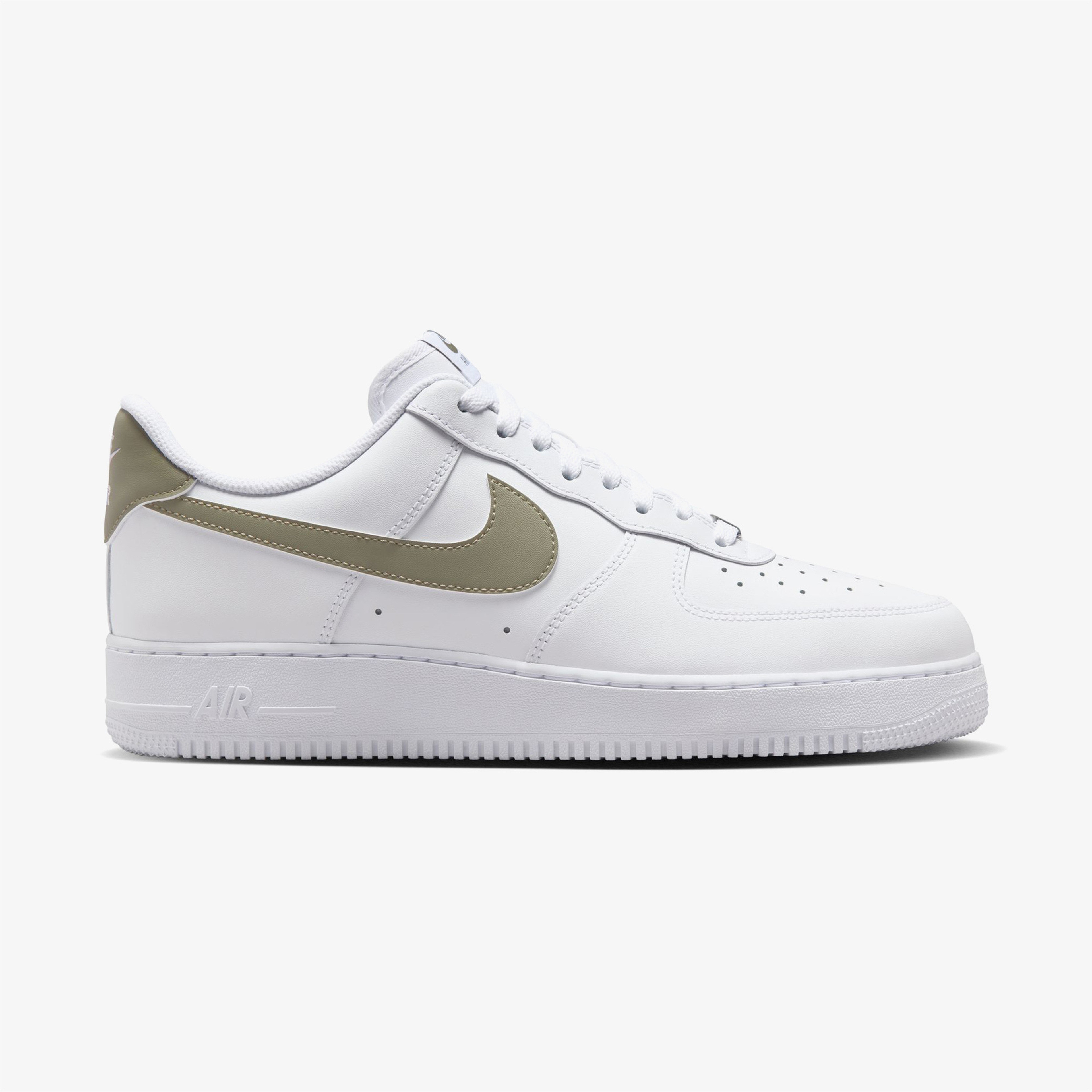 Nike Air Force 1 07' Erkek Beyaz Spor Ayakkabı